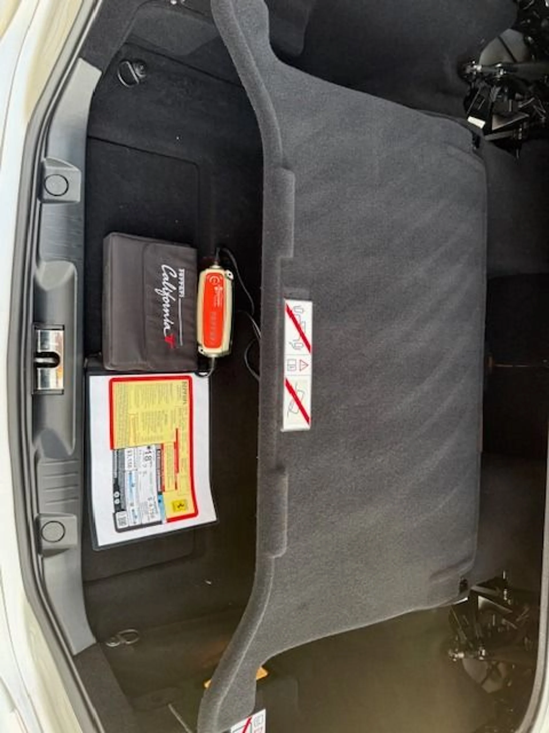 mph005_1094194162_Used_2016_Ferrari_California_T_1764024808_c1758e95e9