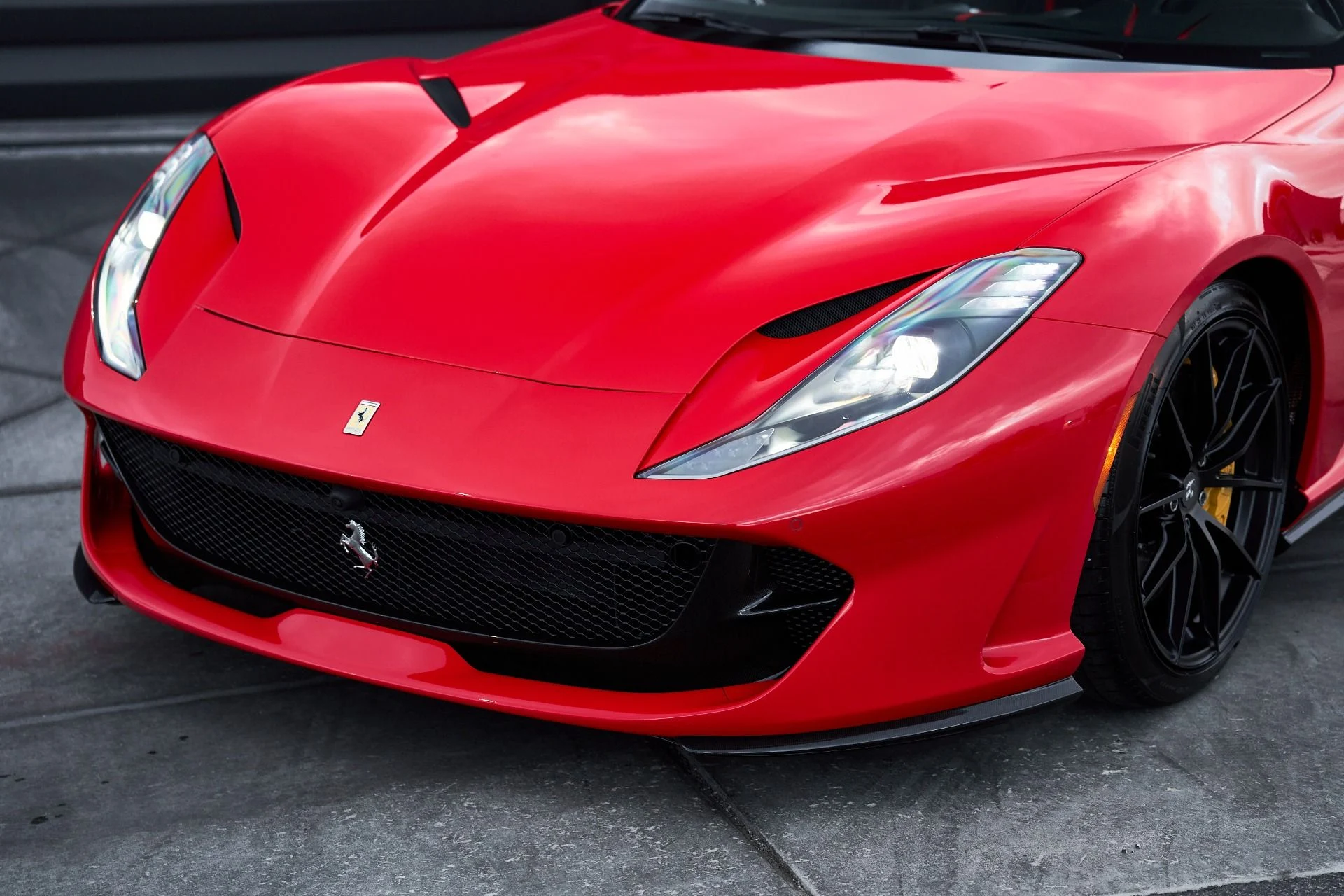 mph005_1096505092_Used_2021_Ferrari_812_GTS_Base_1760544593_7f54994893