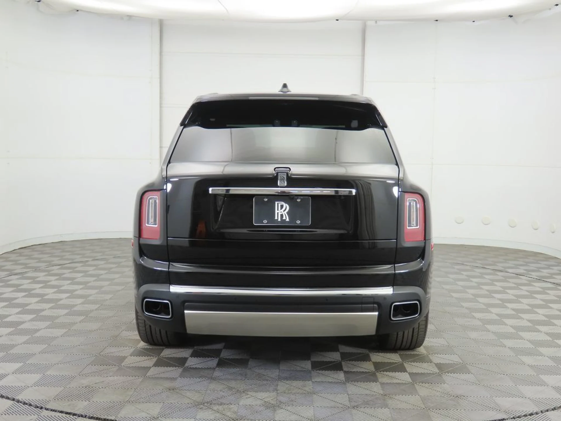 mph005_109734928_used_2023_rolls_royce_cullinan_sportutility_8119_22974083_6_1024_f4fdff5703