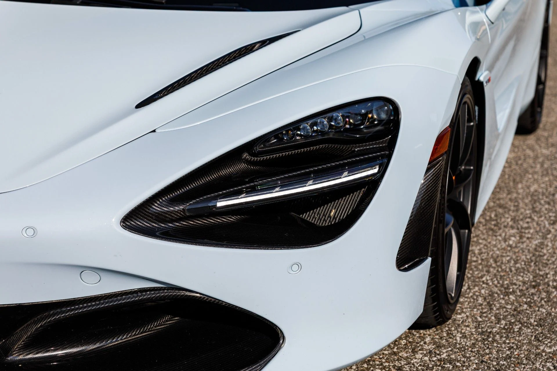 mph005_1099379120_654_p6_l_32fccc9531