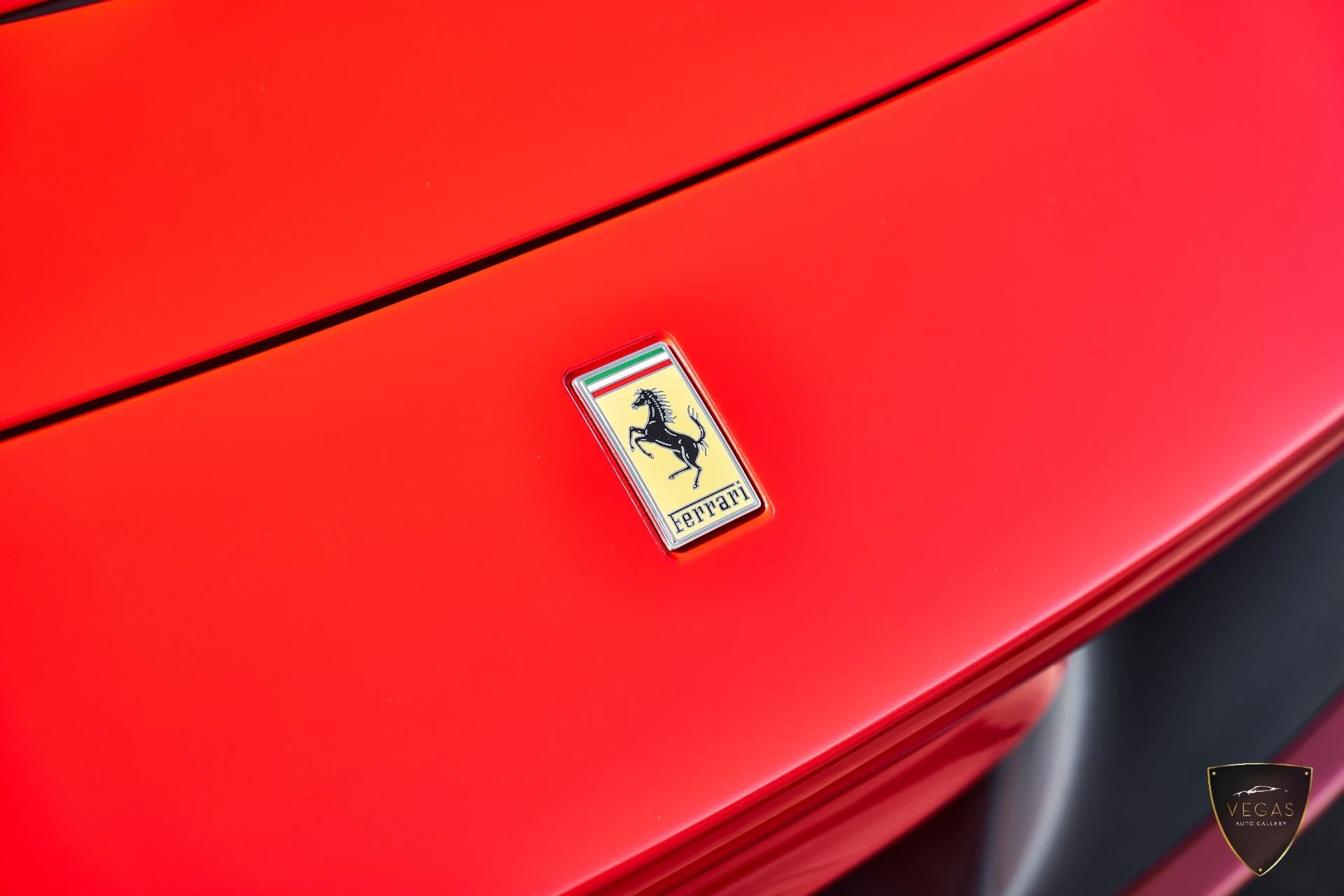 mph005_1100924989_Used_2022_Ferrari_F8_Tributo_Base_1783506988_95ea790cb7