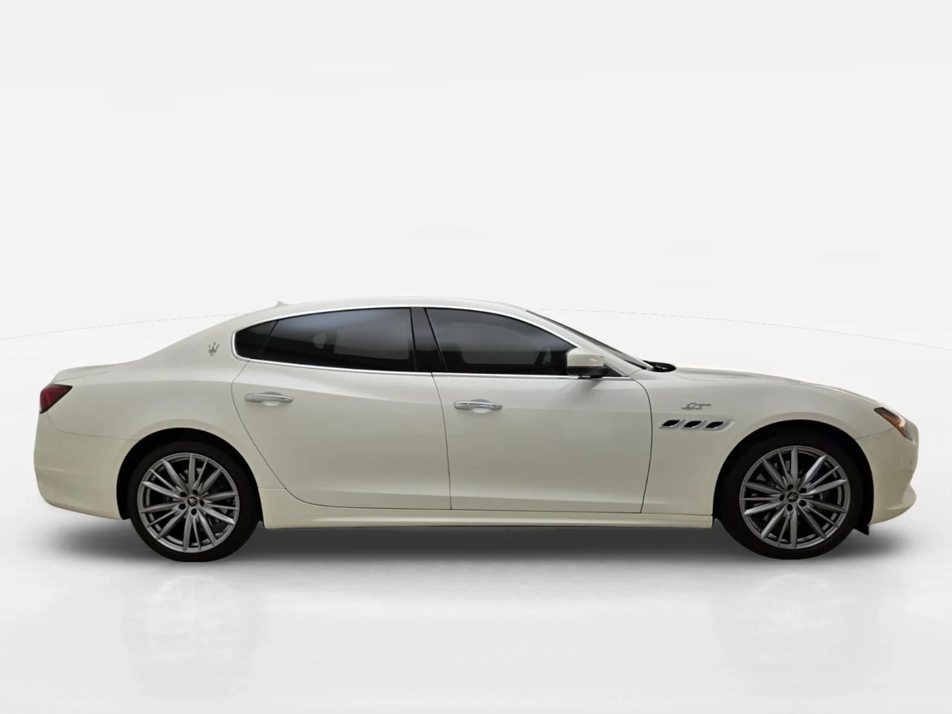 mph005_1101001401_Used_2023_Maserati_Quattroporte_GT_1777355963_a2aa262efb