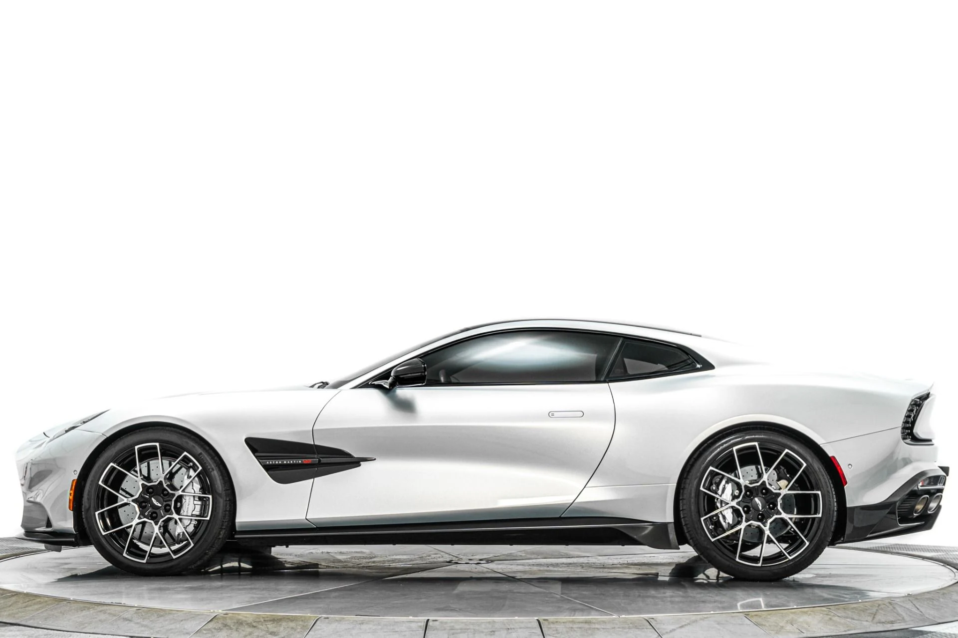 mph005_1101415566_Used_2025_Aston_Martin_Vanquish_Huge_542_K_MSRP_Low_Miles_Extensive_Carbon_Fiber_1786477789_34bf94f08e