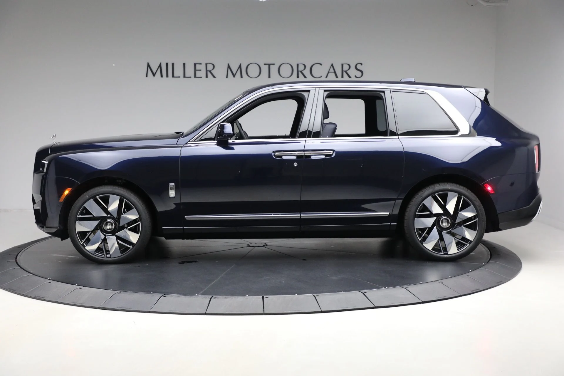 mph005_1106540118_New_2026_Rolls_Royce_Cullinan_1c55d4de9a