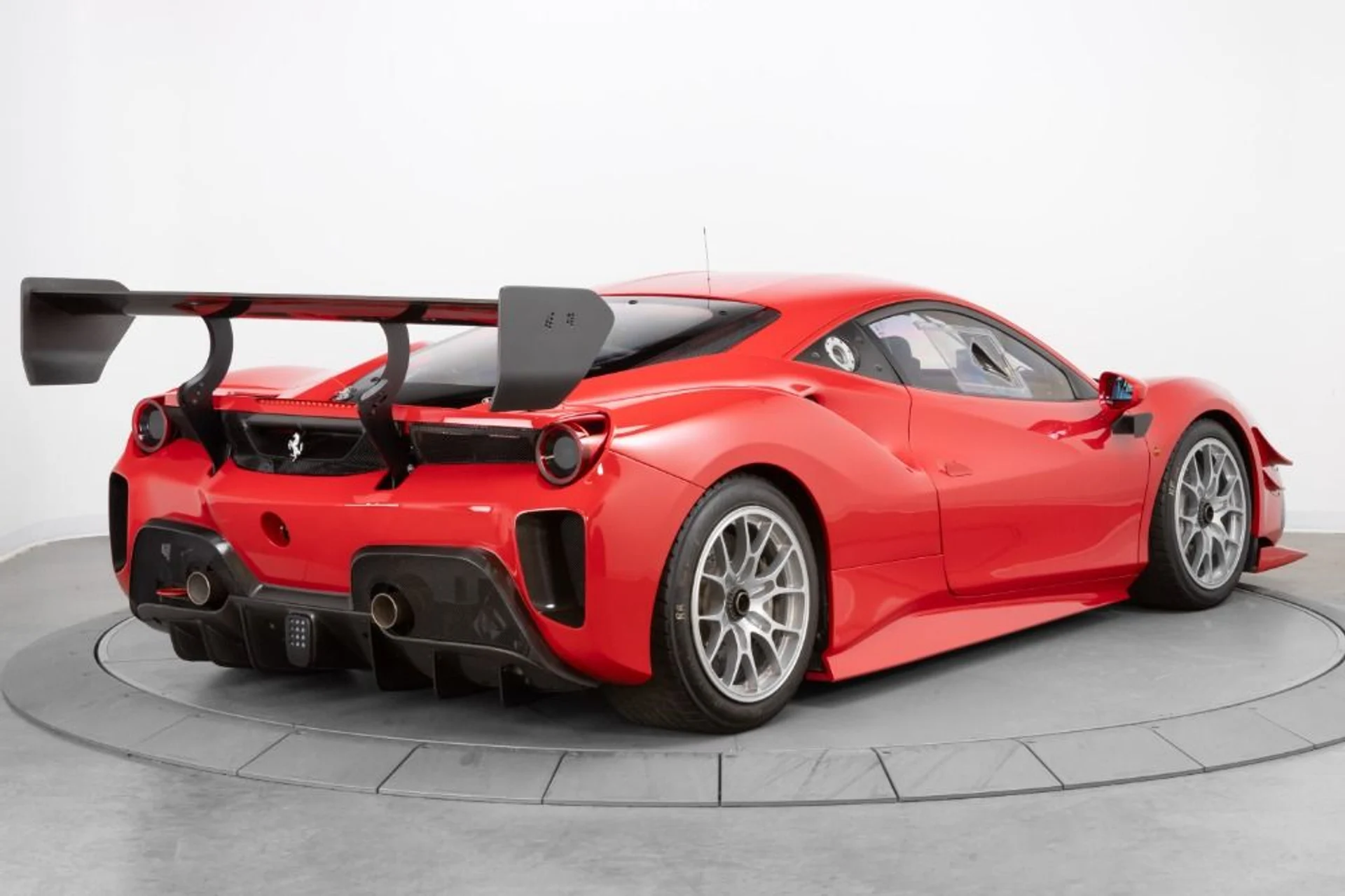 mph005_1107859324_Used_2022_Ferrari_488_Challenge_EVO_8a51ac9d70