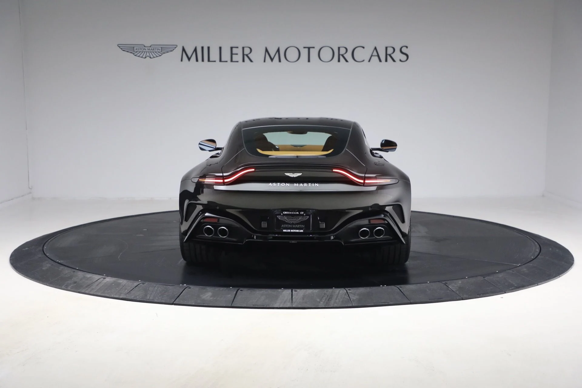 mph005_1108546049_New_2026_Aston_Martin_Vantage_S_1770654764_07e5f86729