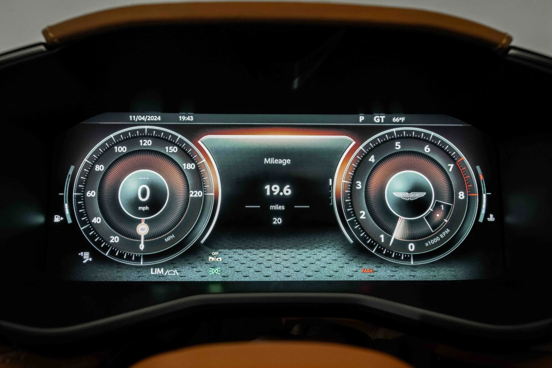 mph005_1111316267_Used_2025_Aston_Martin_DBX_707_1730812755_44a65d3fbd