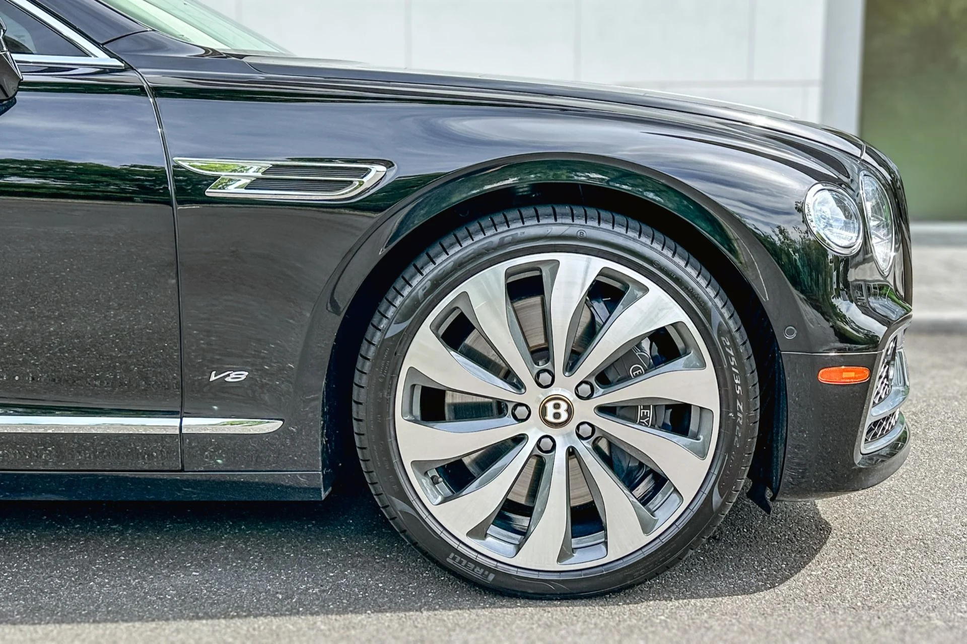 mph005_1117440460_Used_2022_Bentley_Flying_Spur_V8_1779967683_0bdf06c093