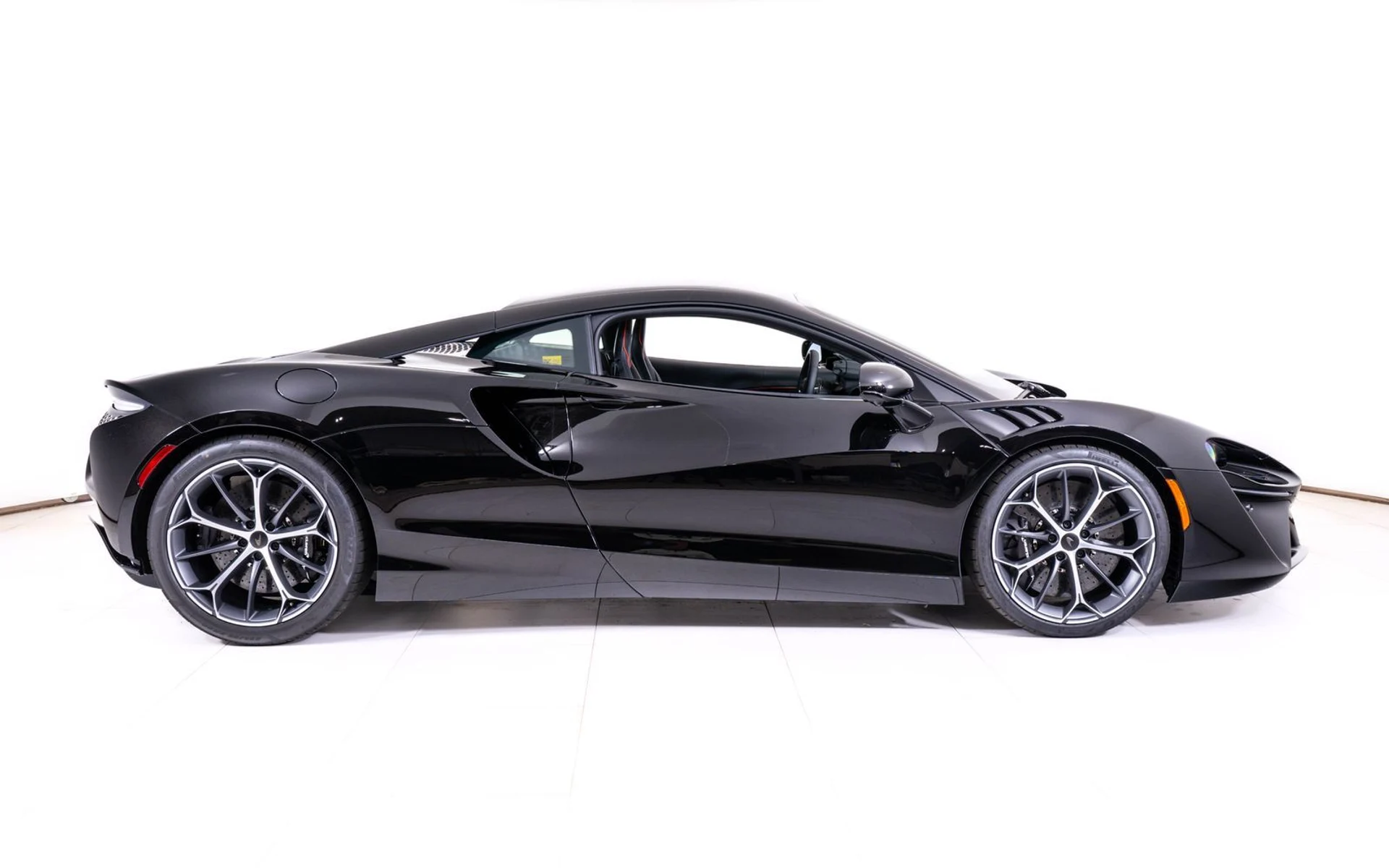 mph005_112839143_153cc04340a1b03d3019ddf5c8eb7710x_eda873b92c