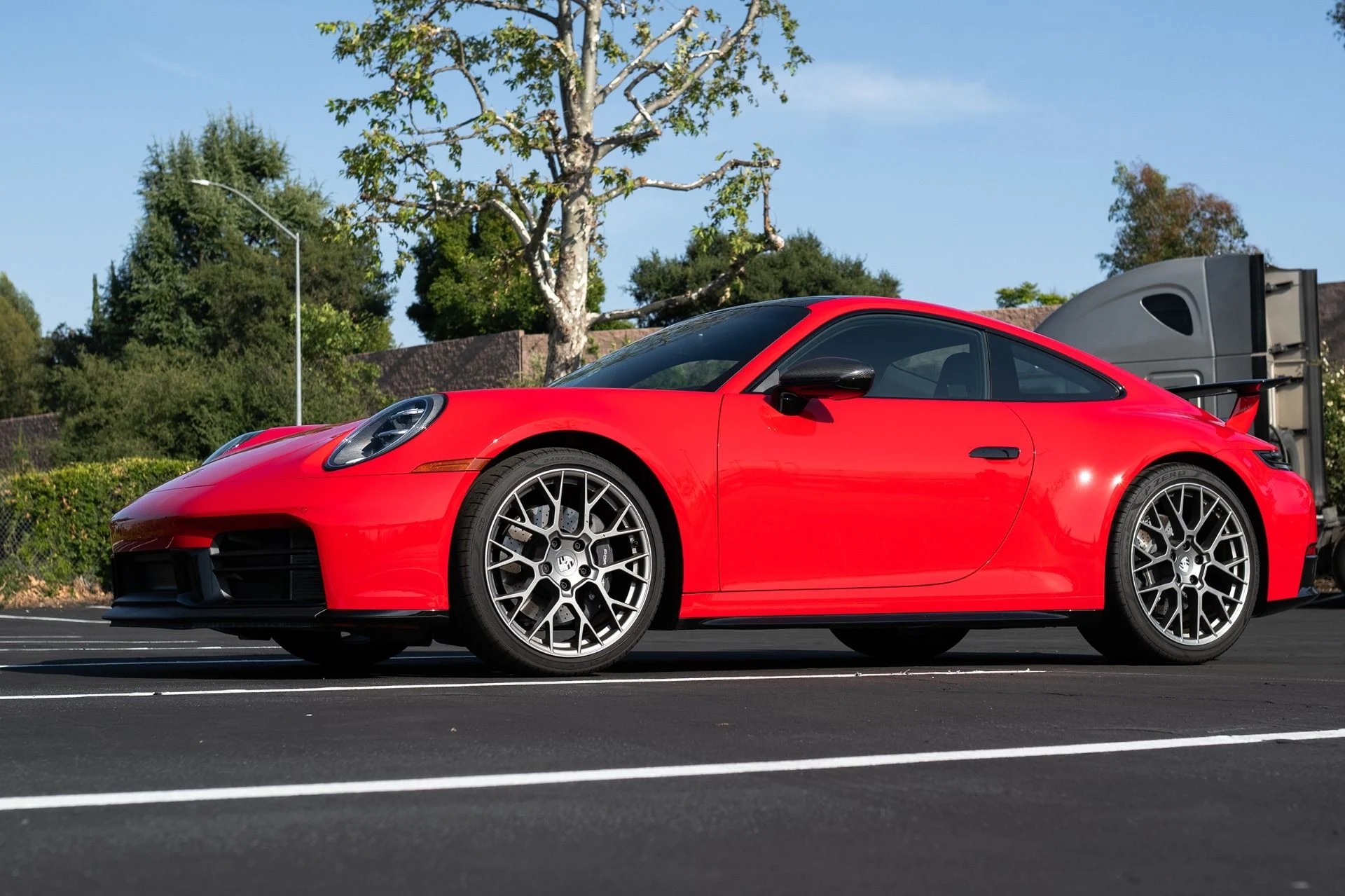 mph005_1133248141_Used_2025_Porsche_911_Carrera_1777913739_df5997d631