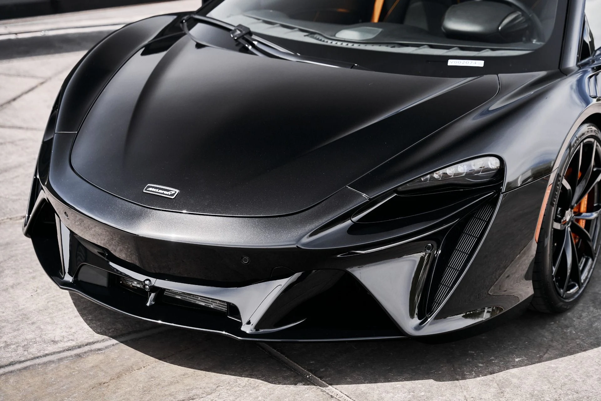 mph005_1139985894_Used_2024_Mc_Laren_Artura_1775583290_9cfbcbd7ab