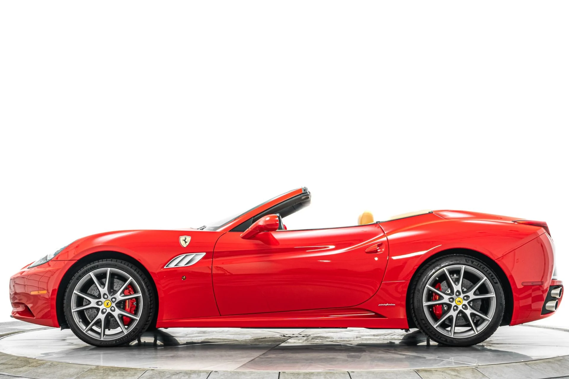 mph005_1141986258_Used_2013_Ferrari_California_Low_Miles_Daytona_Seats_Forged_Wheels_1776872809_6fde445173