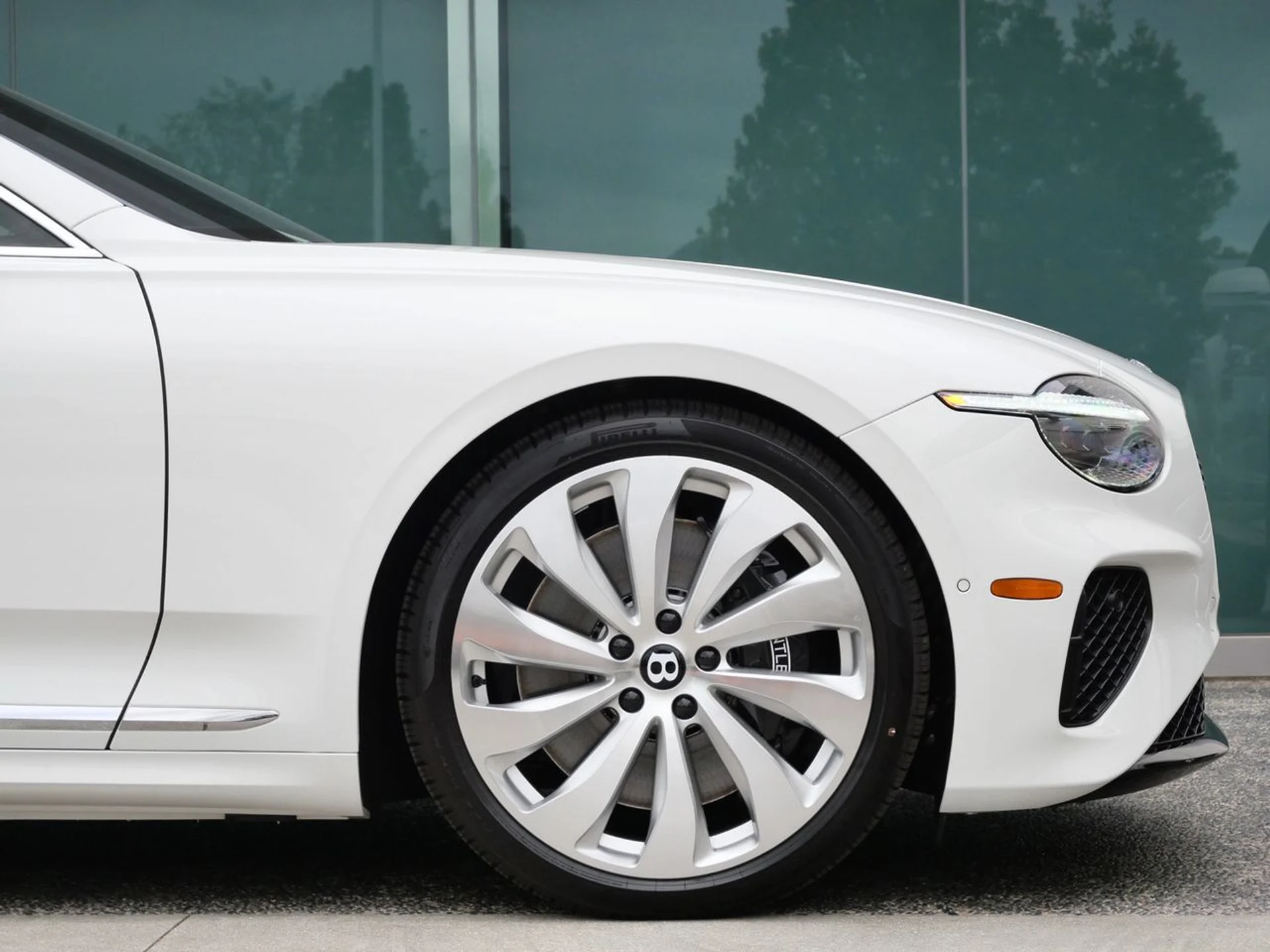 mph005_1148225295_4cb026bdacc1c5ff7b69887ce1cc7381x_d4cec3bb86