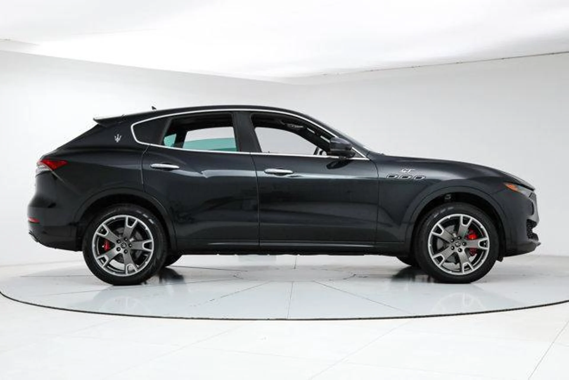 mph005_115089159_Gphwz7_V2_F7_AQ_5_Mahccu5rty_W_Dq_M_1ab6f4ed36