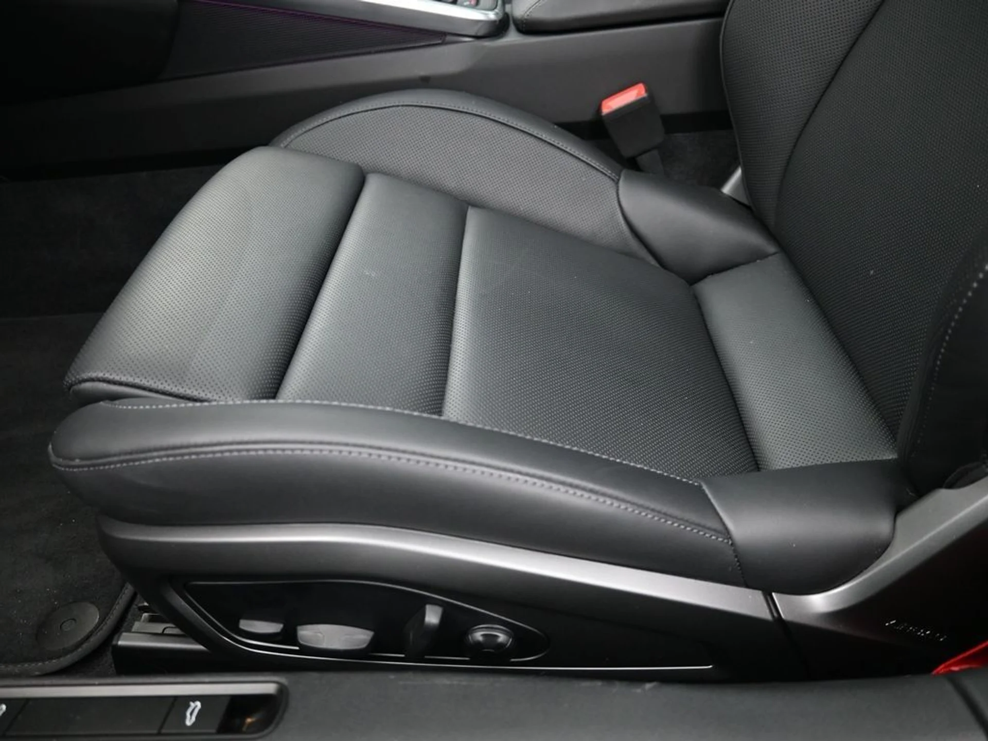 mph005_1153724609_04d1a72aad5ddabdcc35f753fcf00eee_e5f5935347