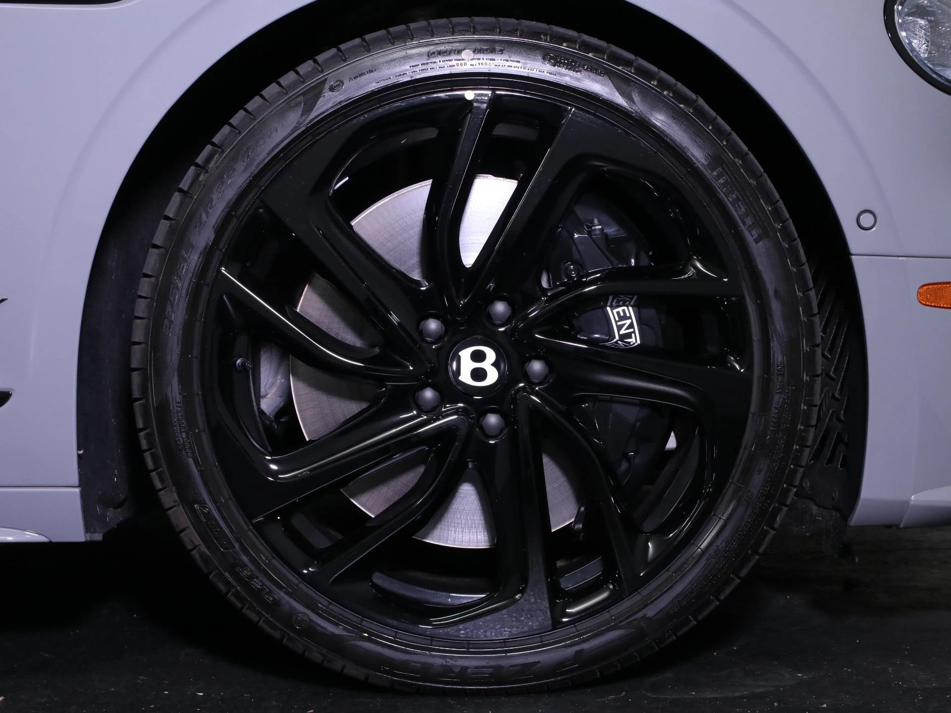 mph005_1157534264_New_2025_Bentley_Flying_Spur_Speed_1756397611_7f76704458