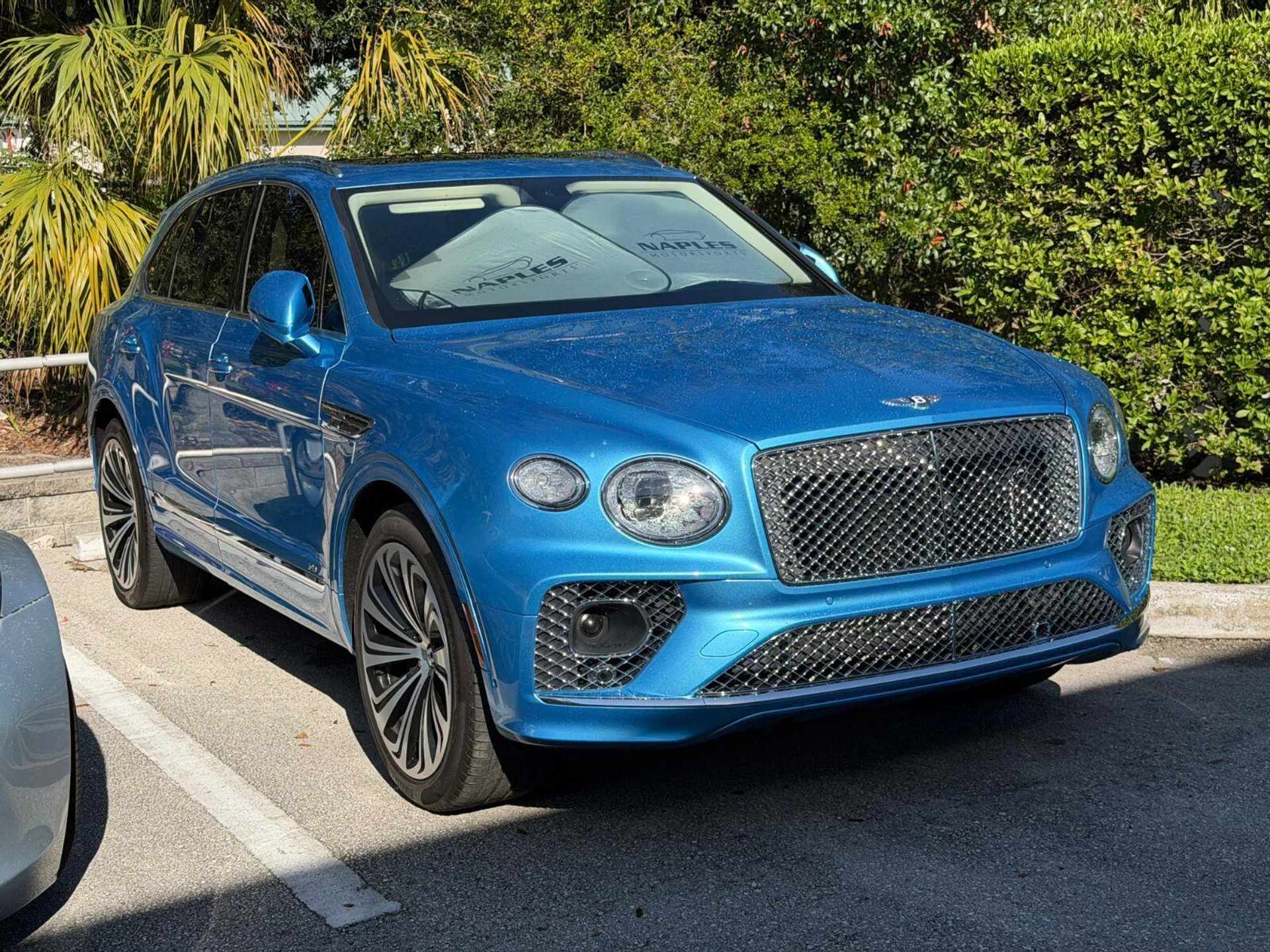 mph005_117101174_Used_2022_Bentley_Bentayga_V8_1789657403_b7f8cffcdc