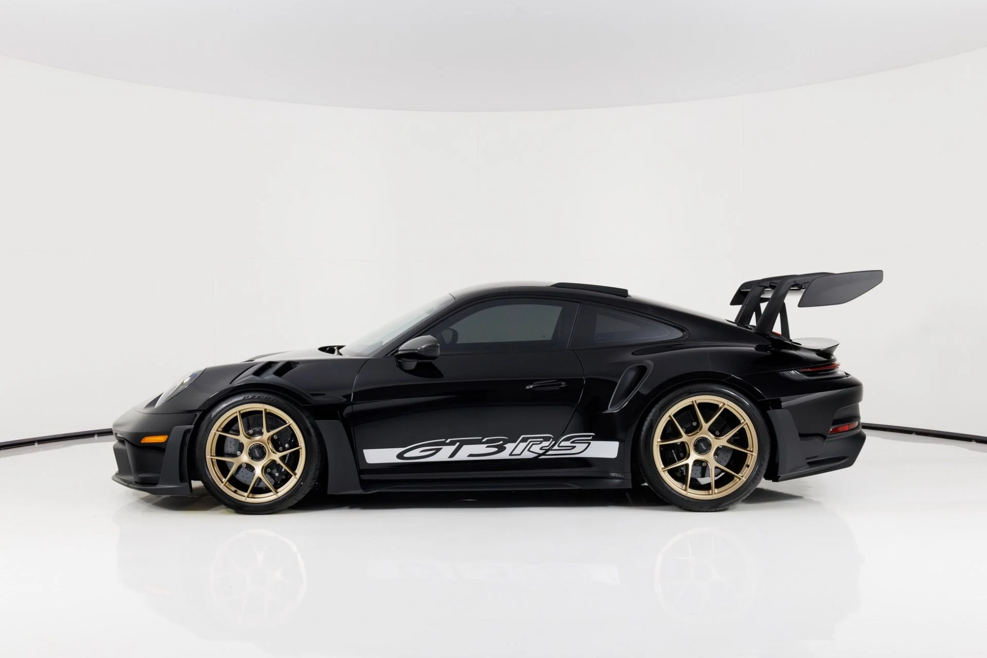 mph005_1179371872_Used_2025_Porsche_911_GT_3_RS_1767383444_0baf19343c