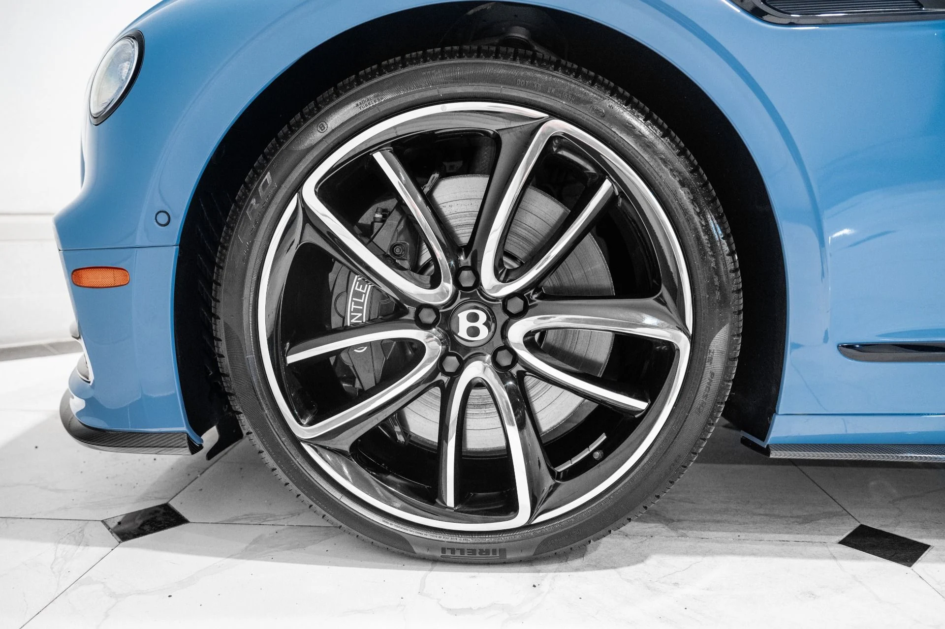 mph005_1184485563_Used_2024_Bentley_Flying_Spur_Edition_8_1777999219_4e4eb84ab7