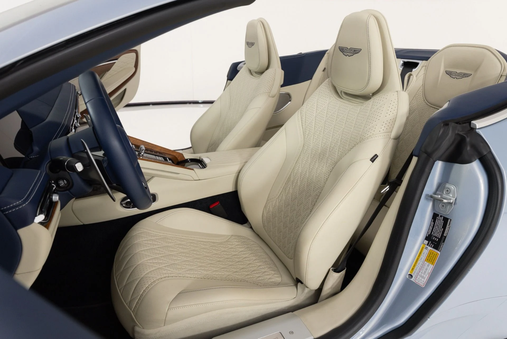mph005_1186022278_Used_2025_Aston_Martin_DB_12_Volante_1782762178_7933373a74