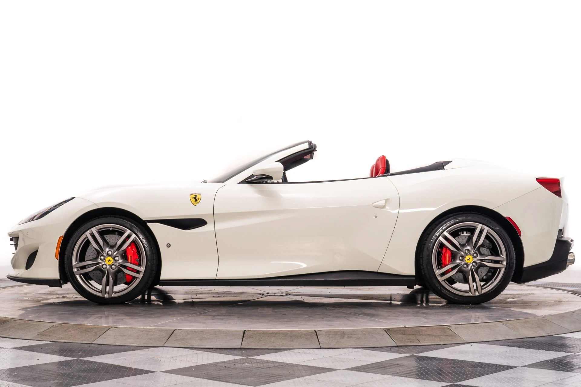 mph005_1198910171_Used_2020_Ferrari_Portofino_Low_Miles_Magneride_Suspension_Forged_Wheels_Scuderia_Shields_1759327354_9552e0df51