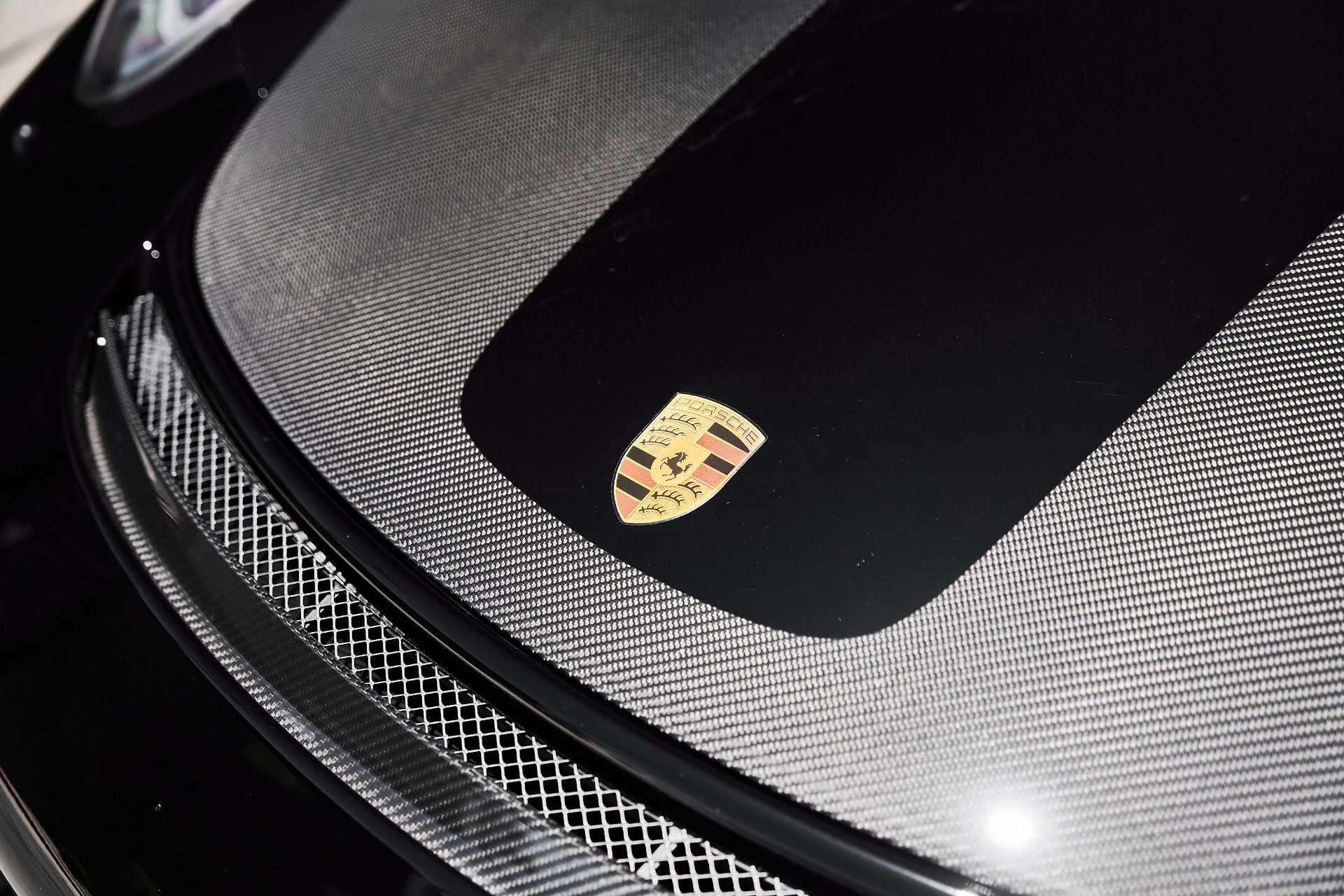 mph005_1205978403_Used_2018_Porsche_911_GT_2_RS_1778880879_6f0f99134b