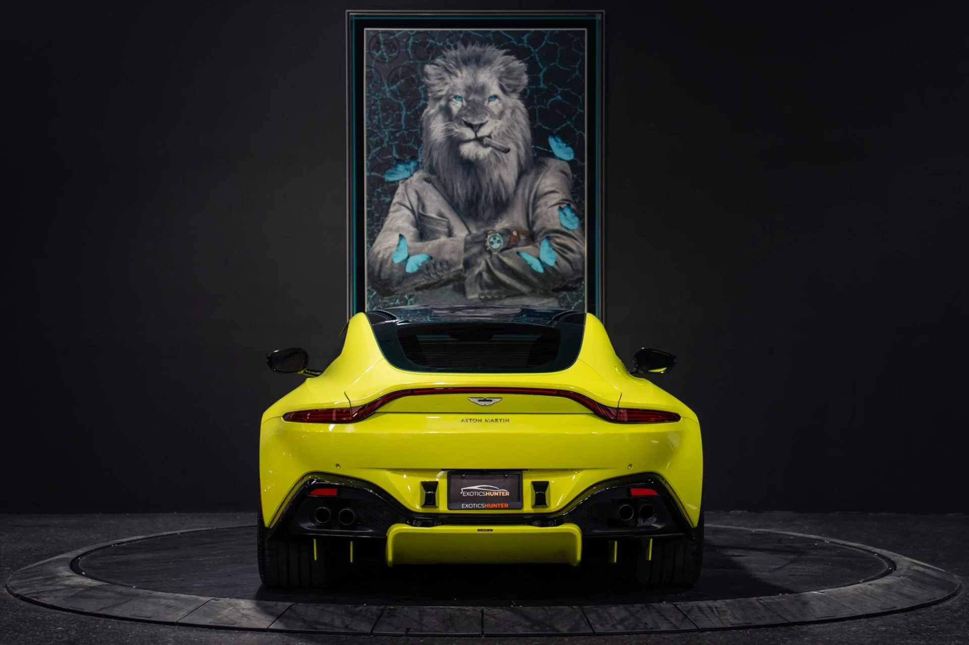 mph005_1206309768_Used_2019_Aston_Martin_Vantage_Paint_Matched_Interior_Trim_1785943447_112f159283