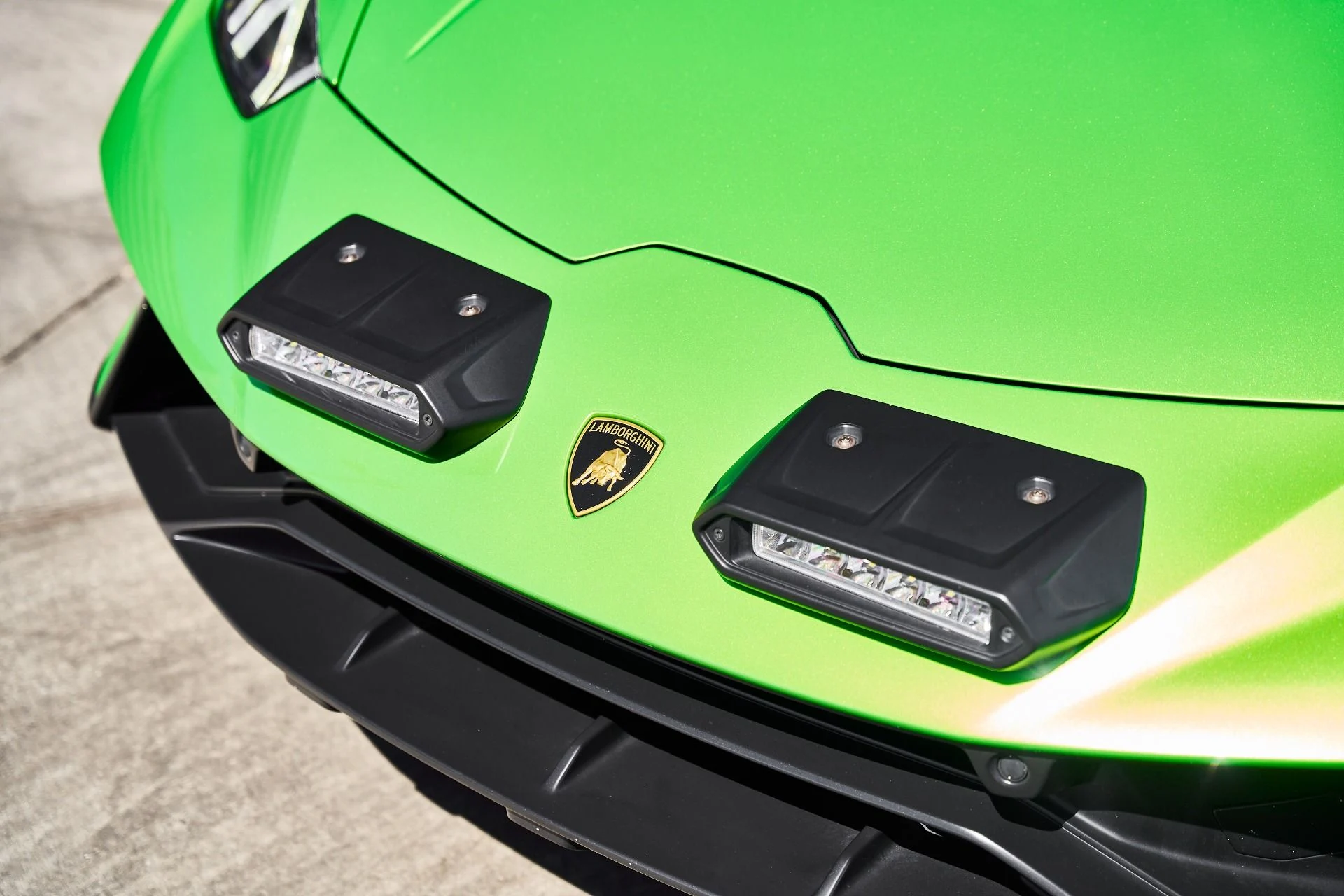 mph005_1206828730_Used_2024_Lamborghini_Huracan_Sterrato_Base_1774300041_b10d8a094a