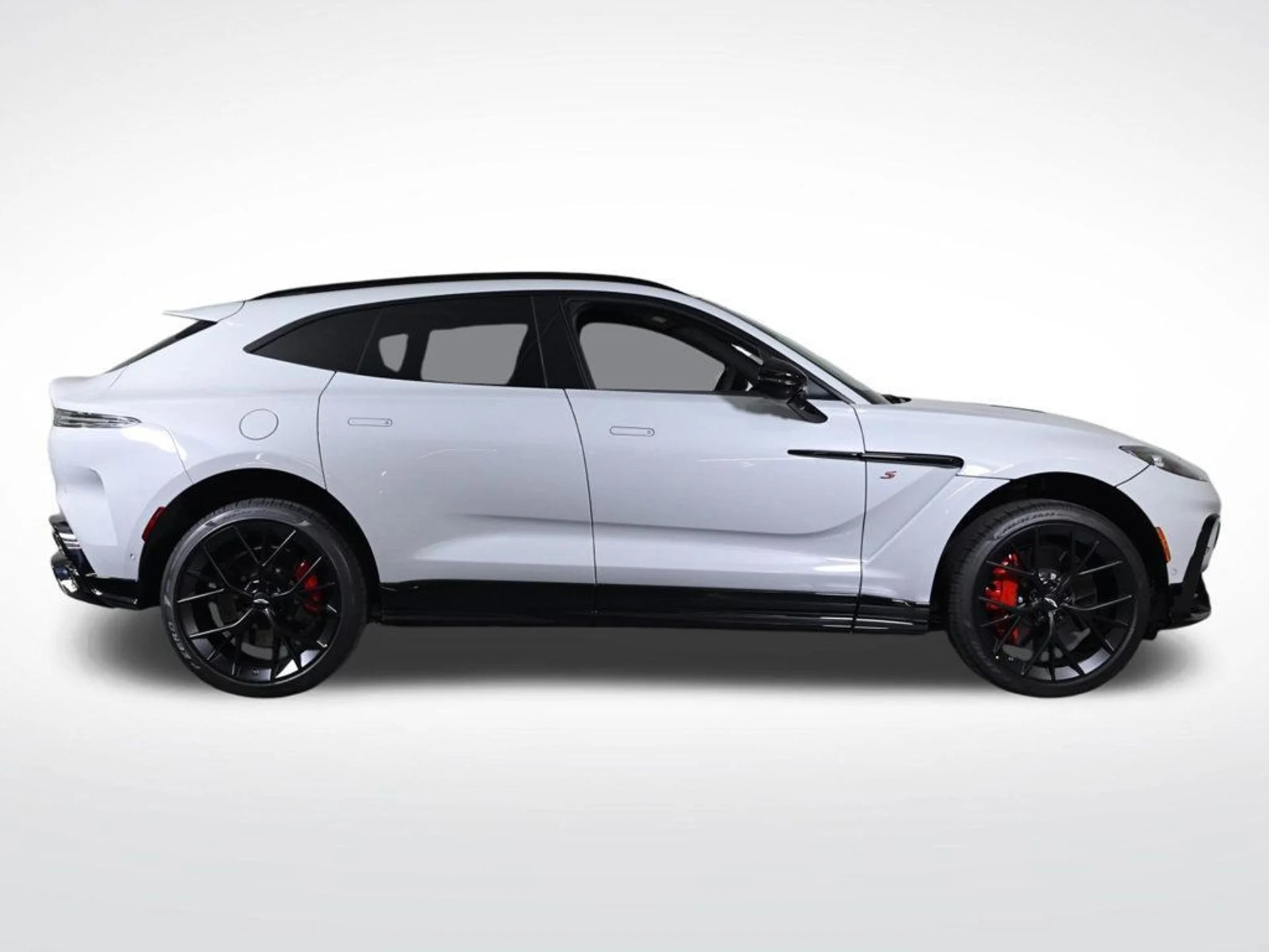 mph005_120796876_new_2026_aston_martin_dbx_sawd_11350_23000820_6_1024_02f65d28f8