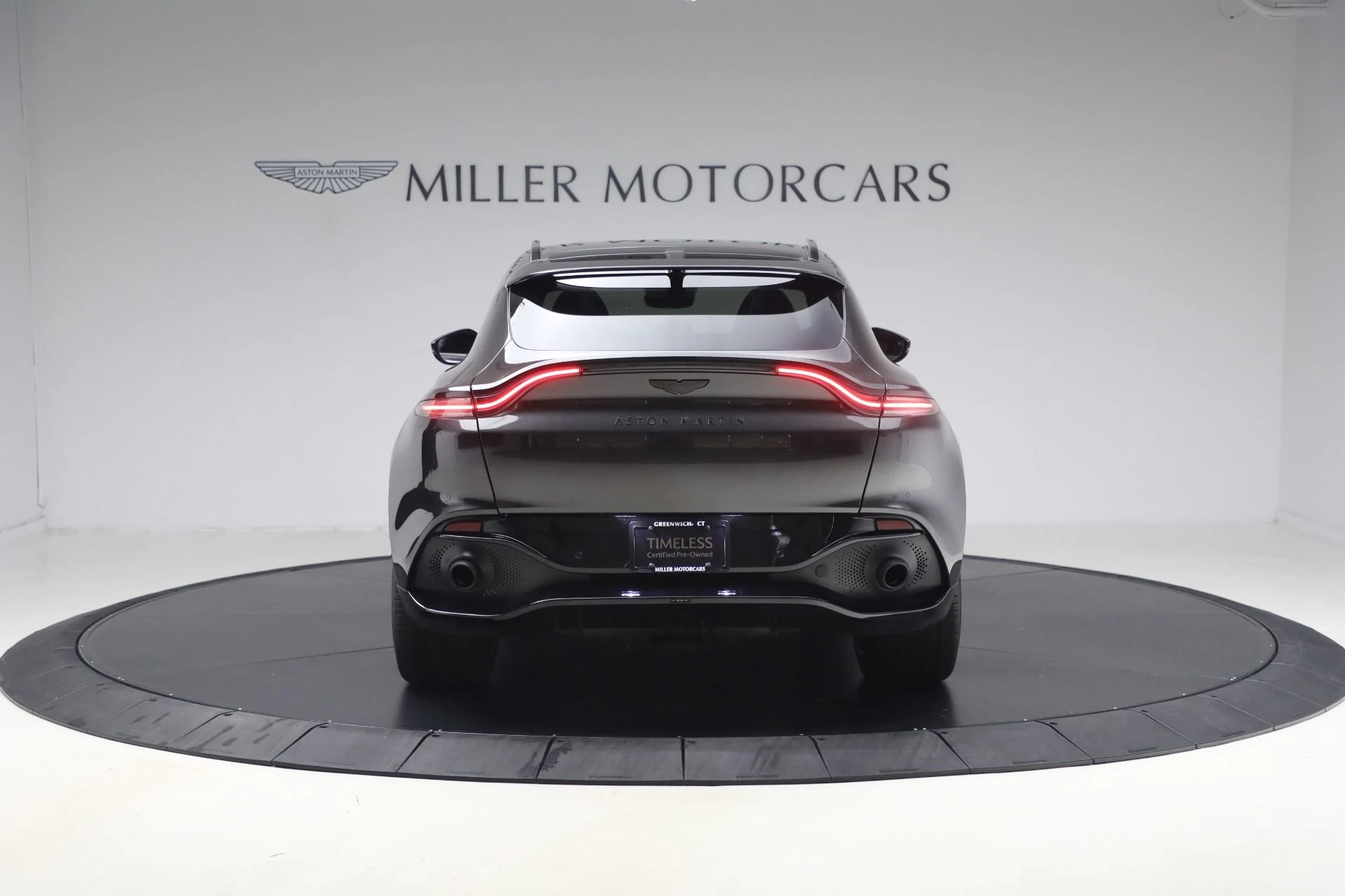 mph005_1213490404_Used_2022_Aston_Martin_DBX_1777325442_f8e34edbc4