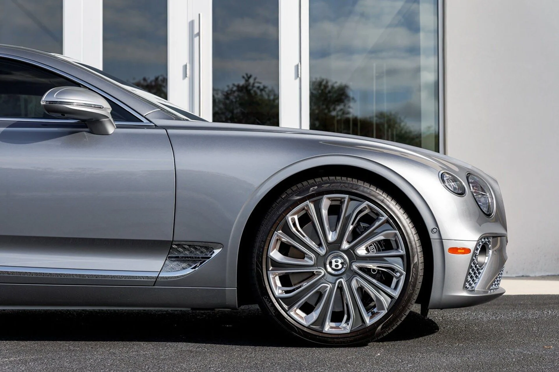 mph005_1225735172_50aa6323e173cfa02d2a5643c57e7245x_953e6bd71d