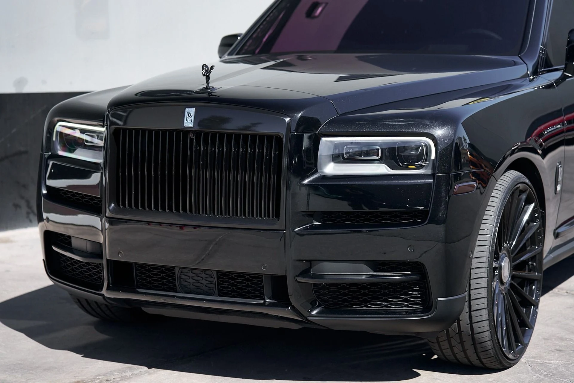 mph005_1226455948_Used_2022_Rolls_Royce_Cullinan_Base_1742946551_449b931ecc
