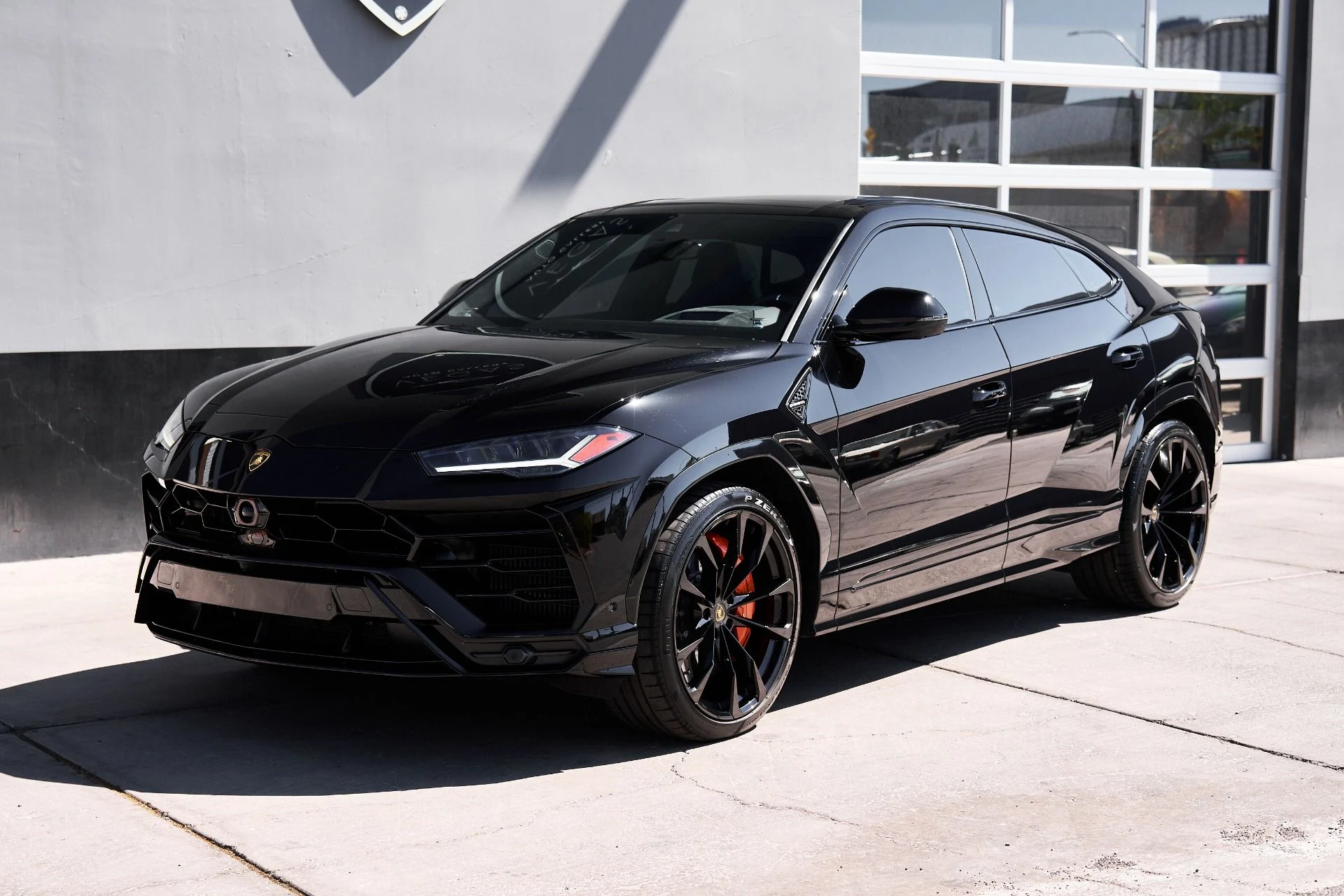 mph005_1240006480_Used_2022_Lamborghini_Urus_1753311555_5ae8687e48