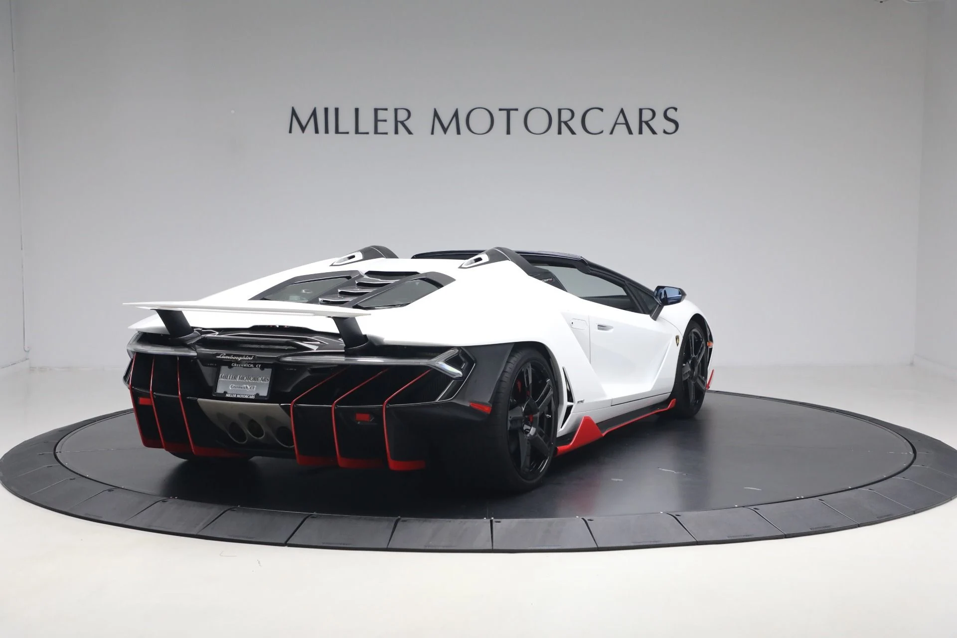mph005_1244139529_Used_2017_Lamborghini_Centenario_Roadster_1778176880_ebba4e78e8