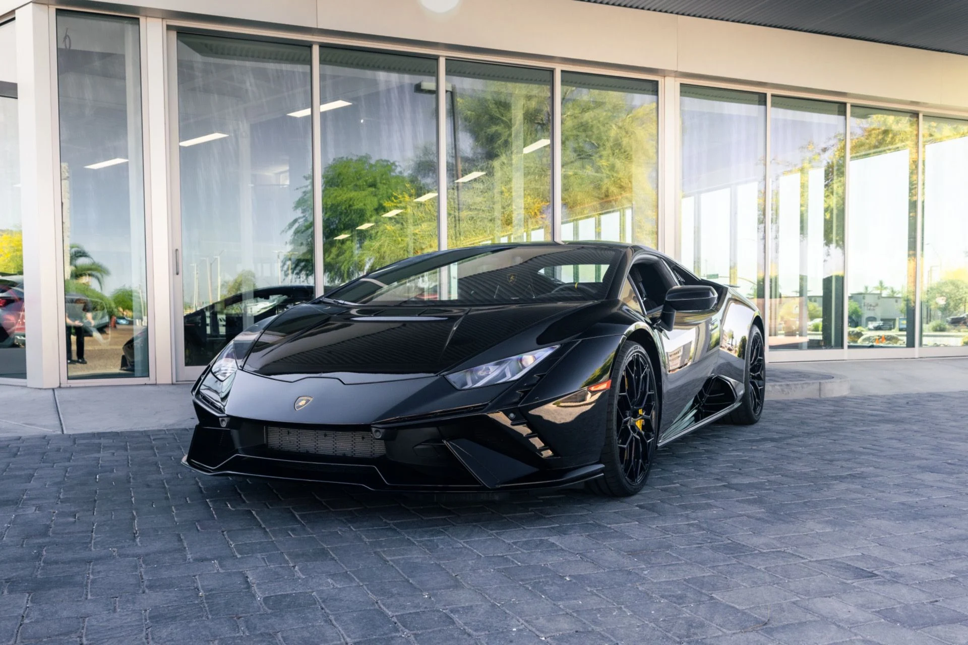 mph005_125463609_Used_2024_Lamborghini_Huracan_Tecnica_1774294515_72cebb9598