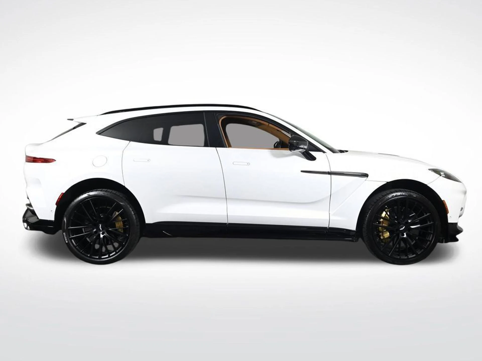 mph005_1258632274_used_2023_aston_martin_dbx_707_11350_23035484_6_1024_8f8eea15d7