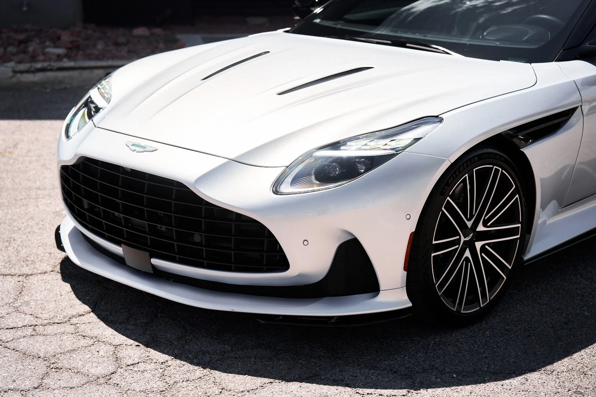 mph005_126666570_Used_2024_Aston_Martin_DB_12_1755890575_240d1a23cd