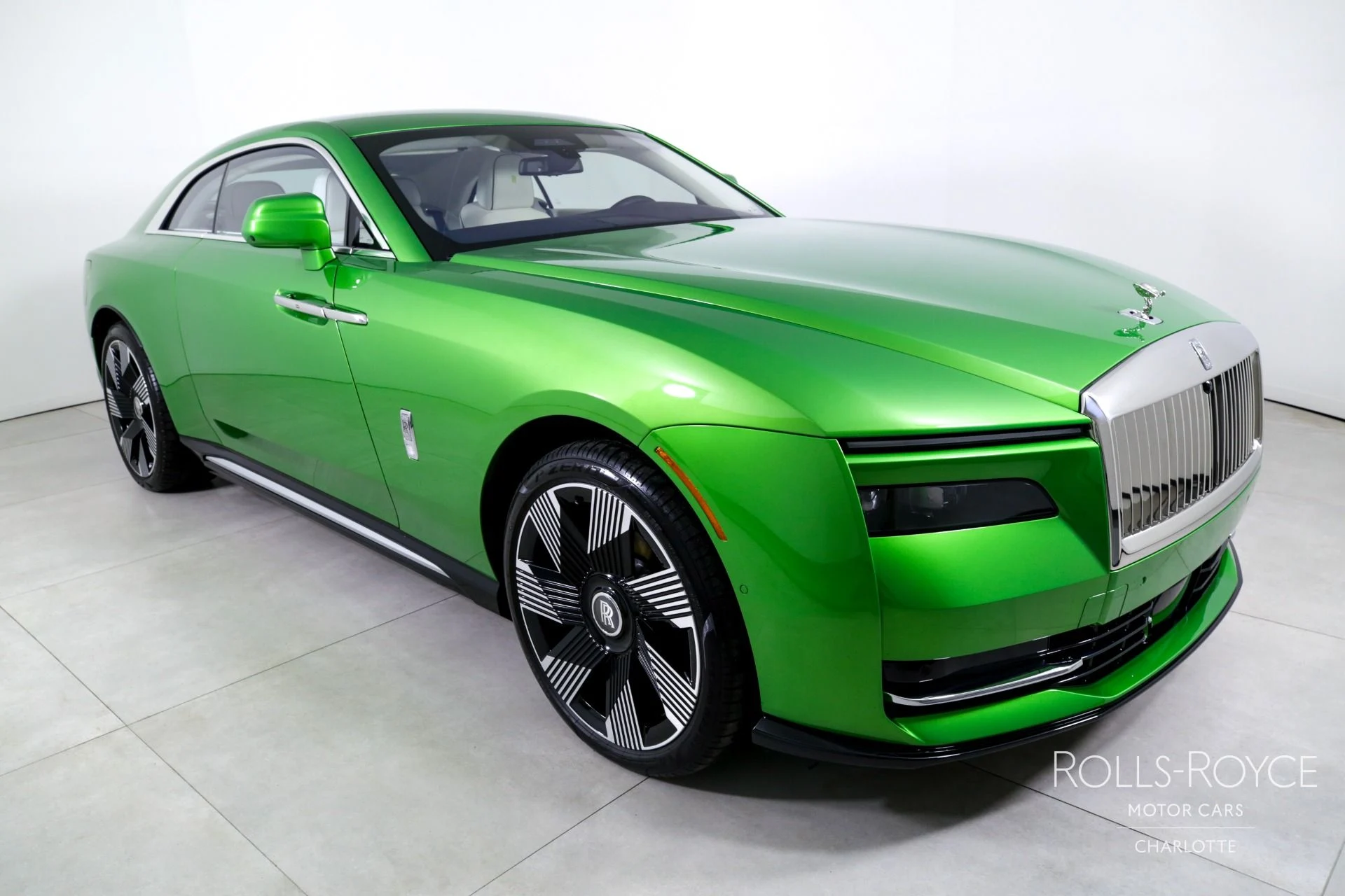 mph005_127040300_Used_2024_Rolls_Royce_Spectre_1738086343_2fadc7bc4d