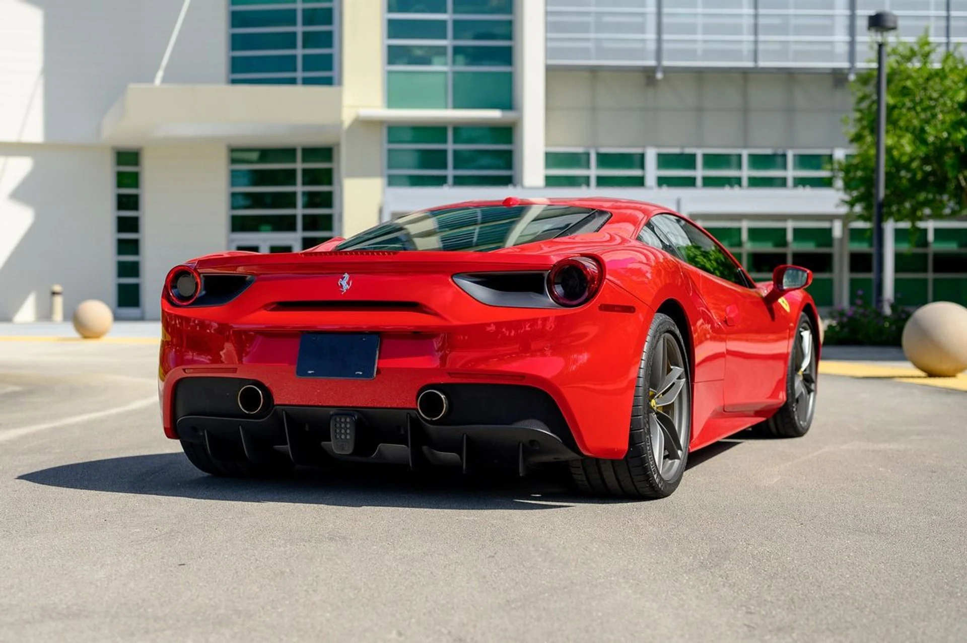 mph005_1274621862_Used_2017_Ferrari_488_GTB_1753314367_70ccffc734