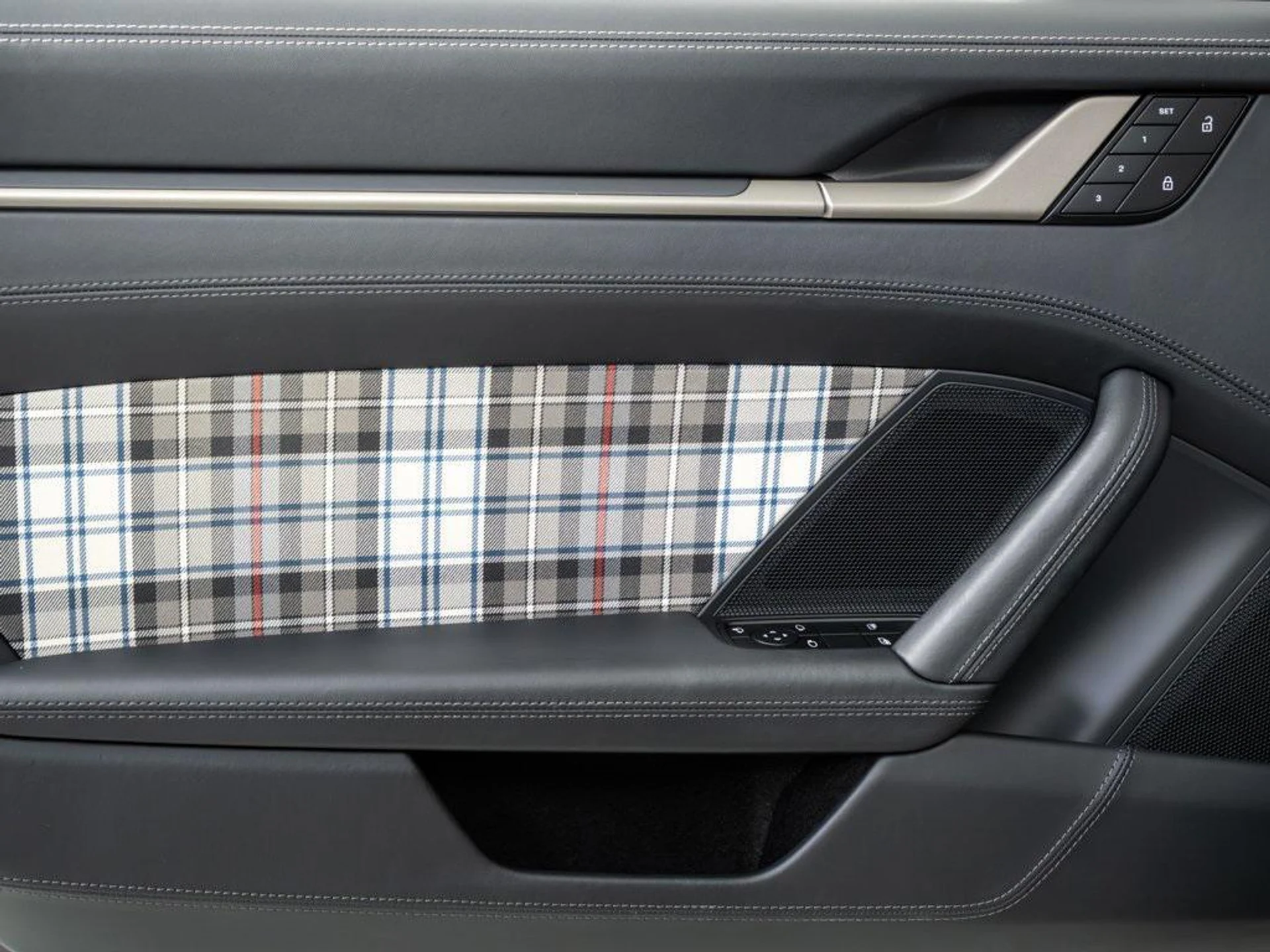 mph005_1279379865_4t_LAI_3_Pv36dt1o_La_Qheiqh5b808_cc2400a687