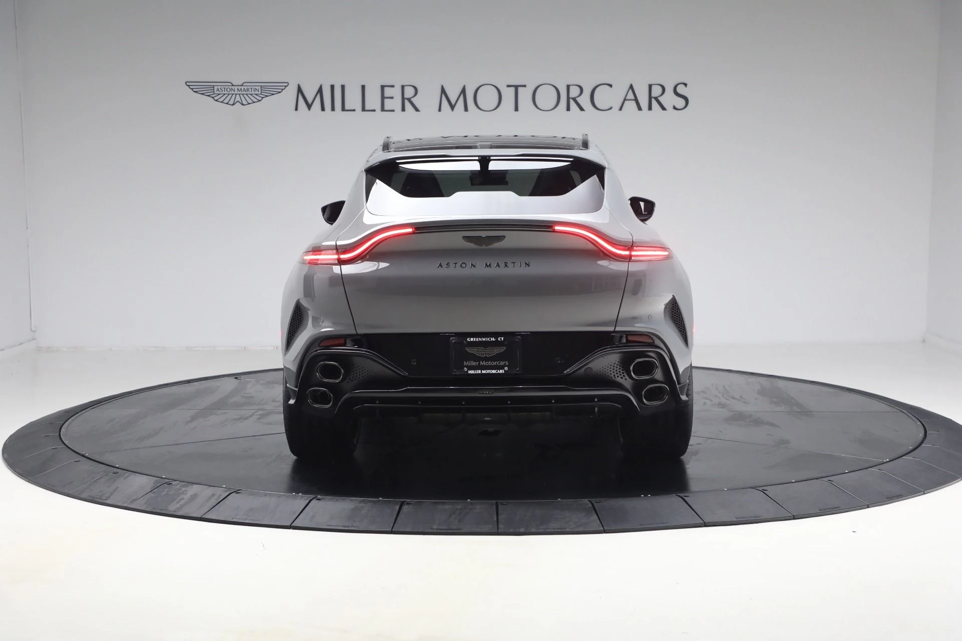 mph005_1280969118_New_2026_Aston_Martin_DBX_S_1787860689_fefb2503d9