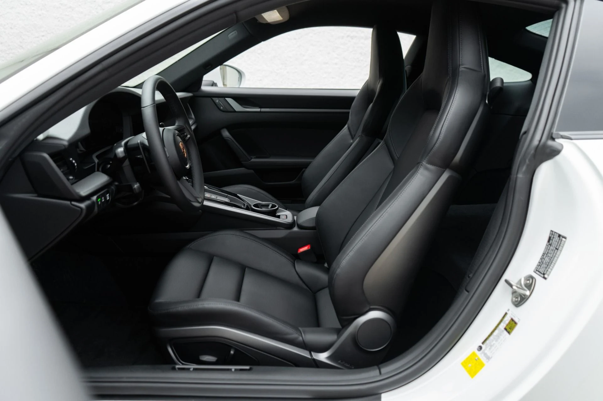 mph005_1282633324_Used_2025_Porsche_911_Carrera_1768944020_c17bcffdfc