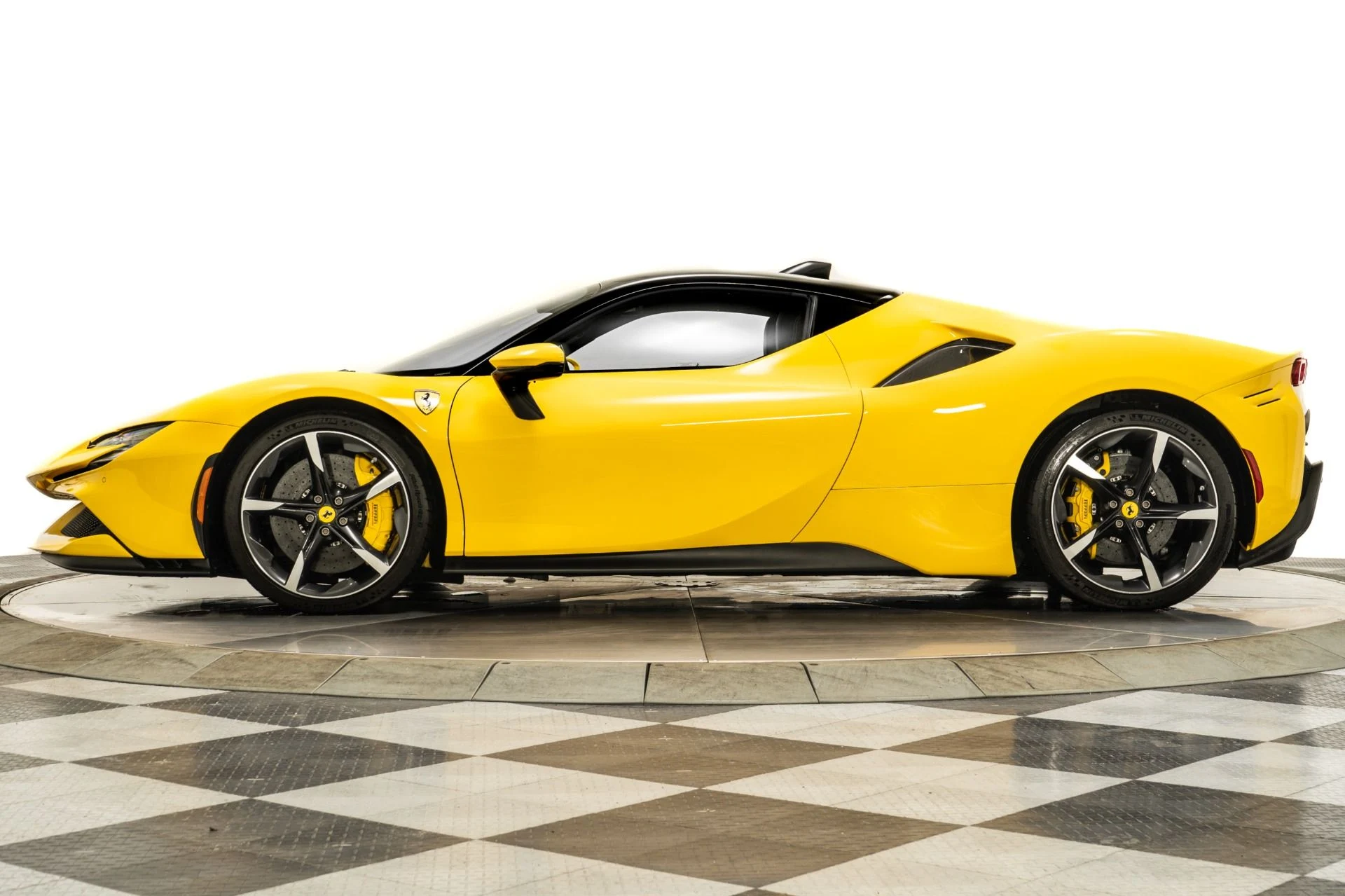 mph005_1286012201_Used_2022_Ferrari_SF_90_Stradale_1756152966_4e3e2b0dab