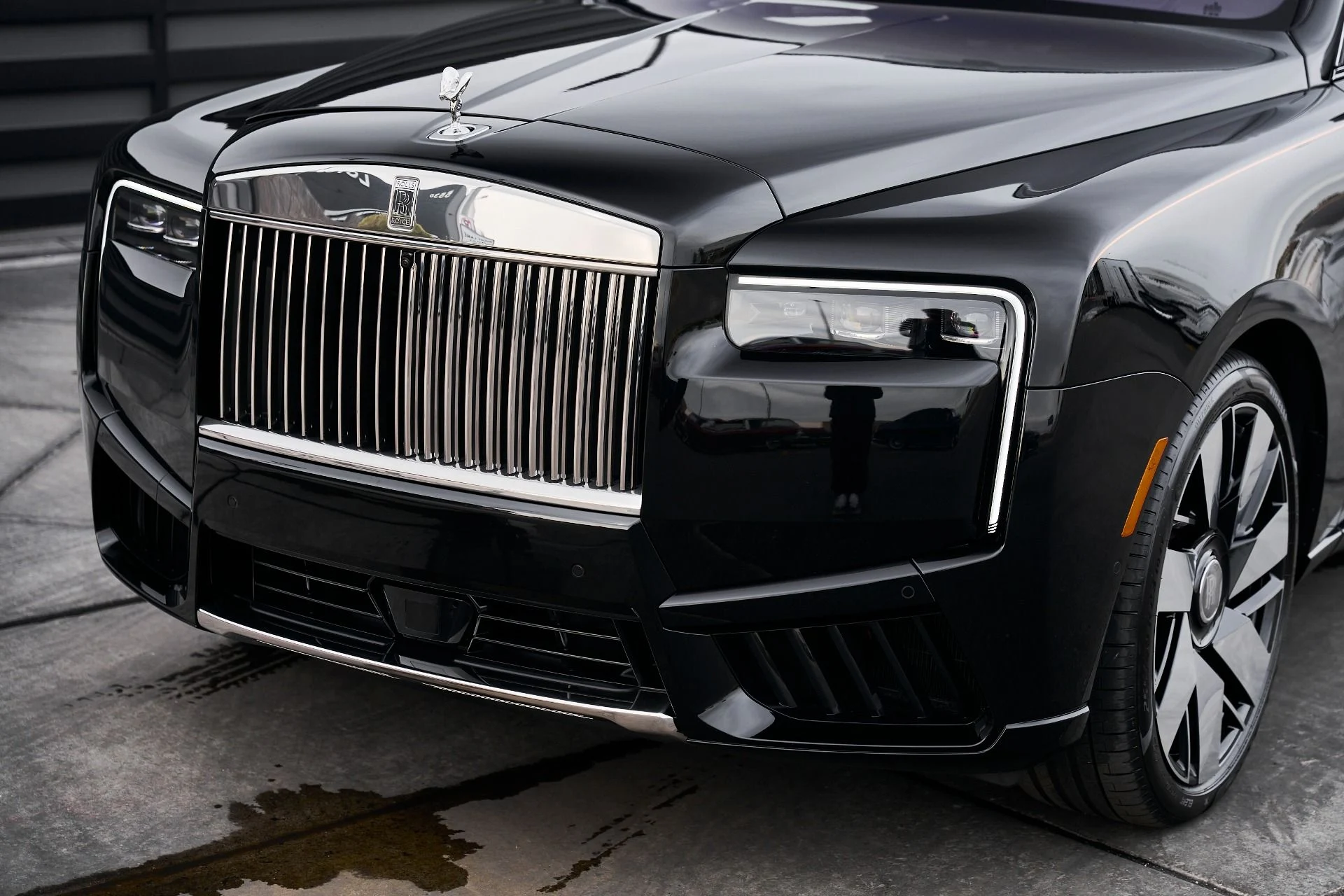 mph005_1289632614_Used_2026_Rolls_Royce_Cullinan_Base_1769135753_2946308f93