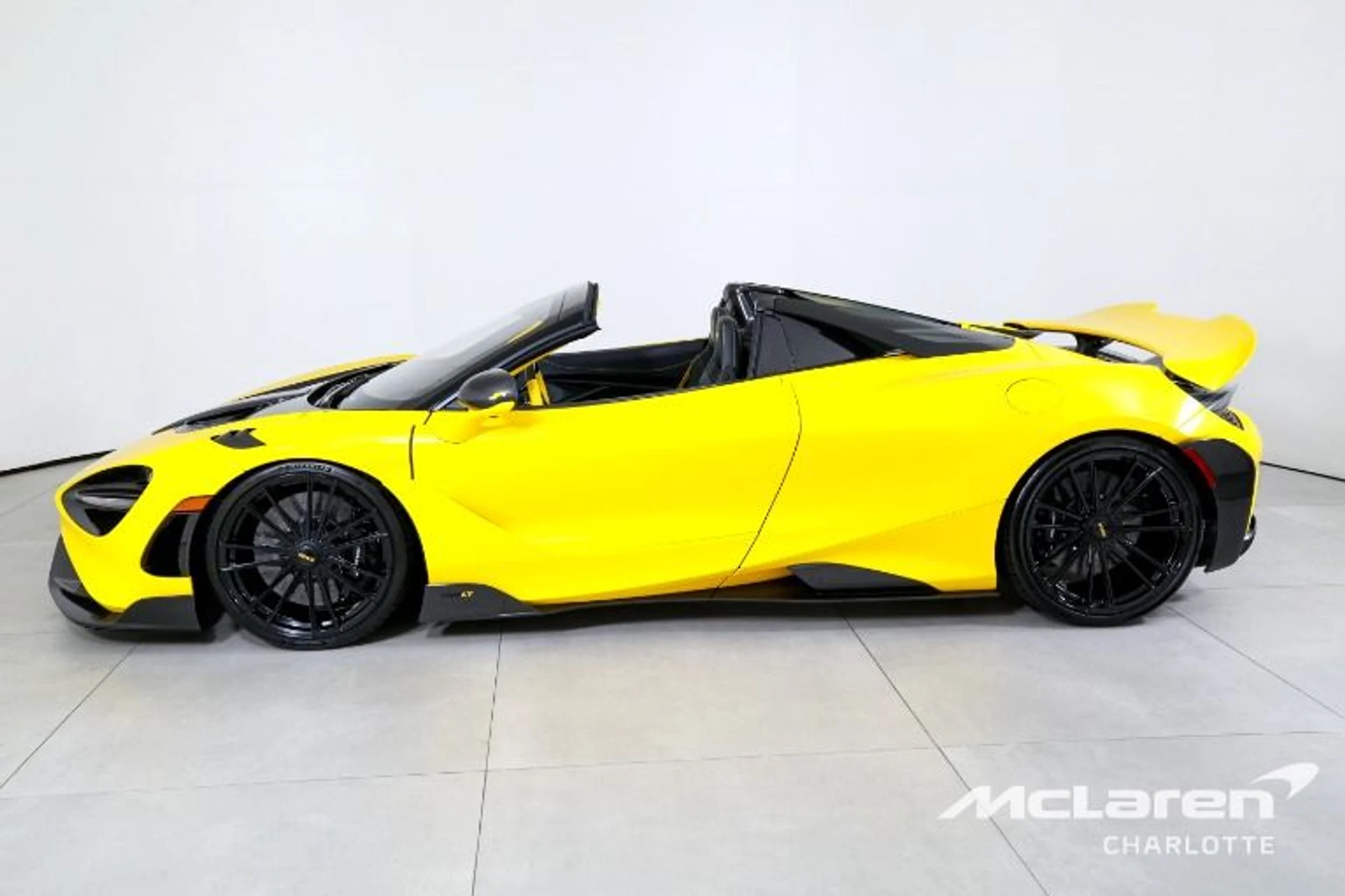 mph005_1291167216_Used_2022_Mc_Laren_765_LT_Spider_2b7672ed0b