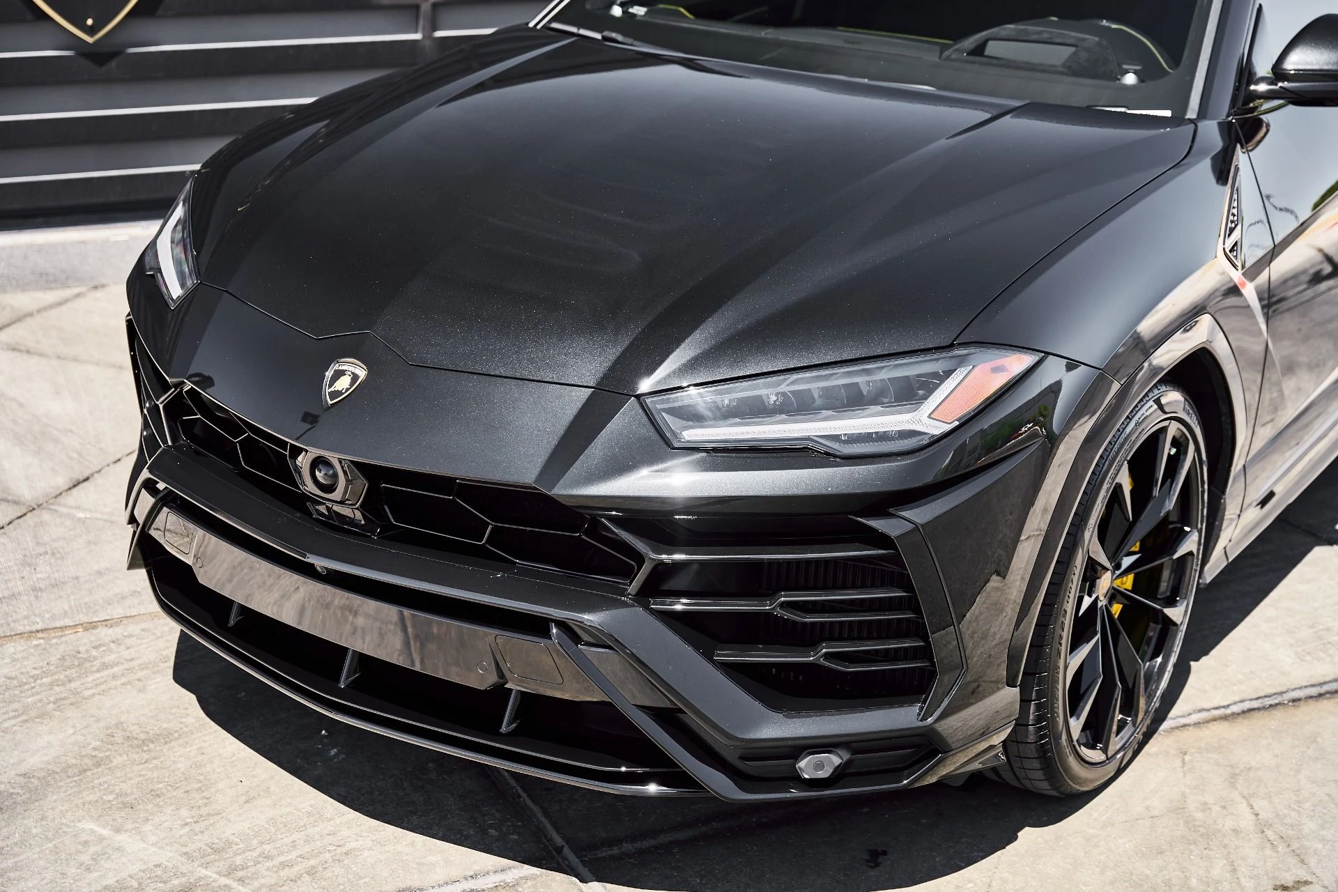 mph005_1296026207_Used_2022_Lamborghini_Urus_Base_1785209638_3b1199854f