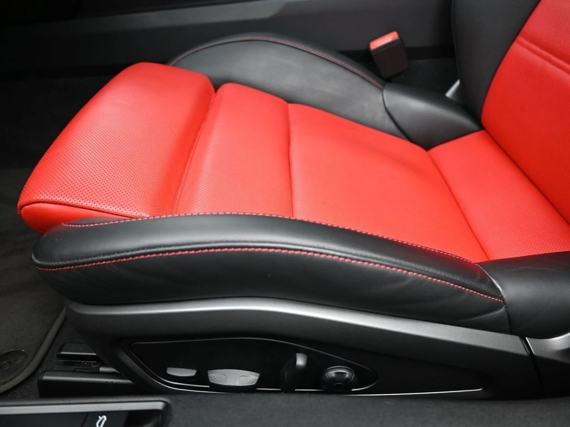 mph005_1300480782_b74641272925feb4d4070f59c00e16d7_4c47b1d76f