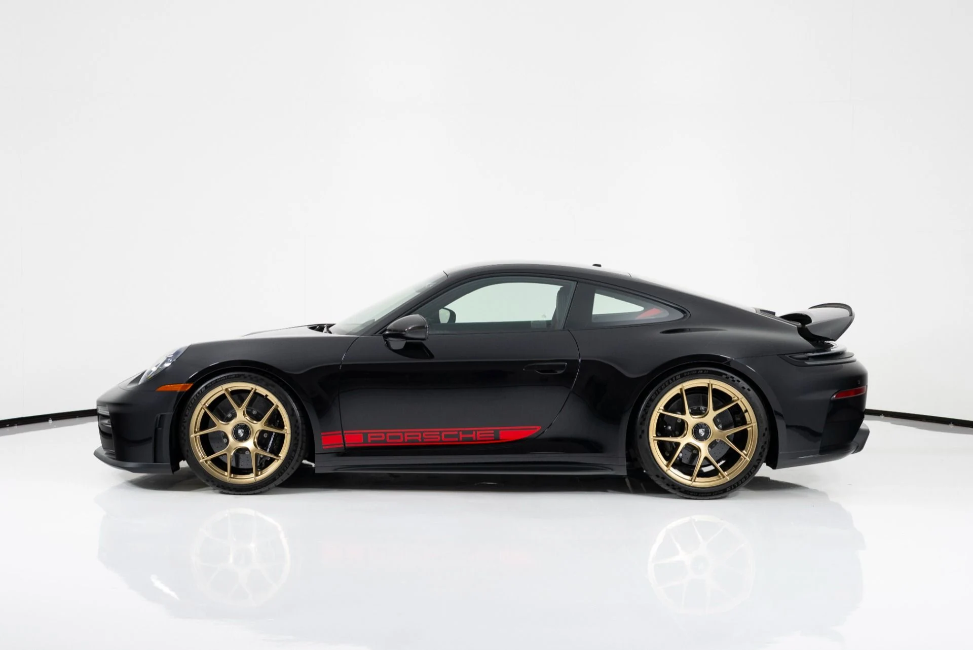mph005_1306162761_Used_2025_Porsche_911_GT_3_Touring_1756254228_bba83cf1b5