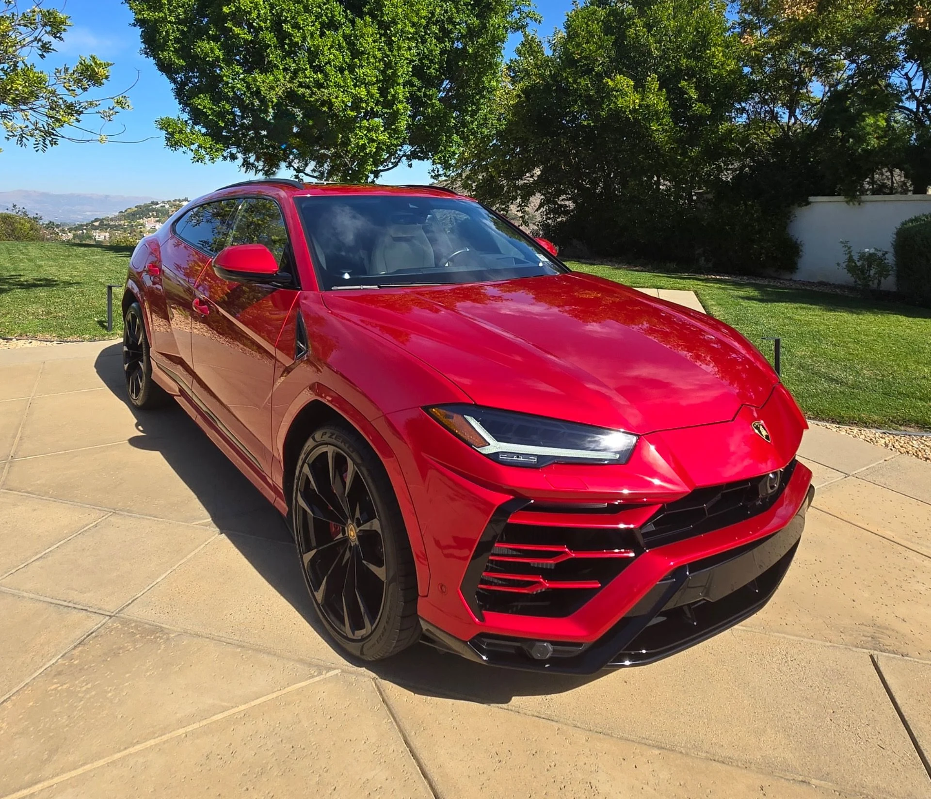 mph005_1323500516_Used_2022_Lamborghini_Urus_1761951783_2ff6faa465