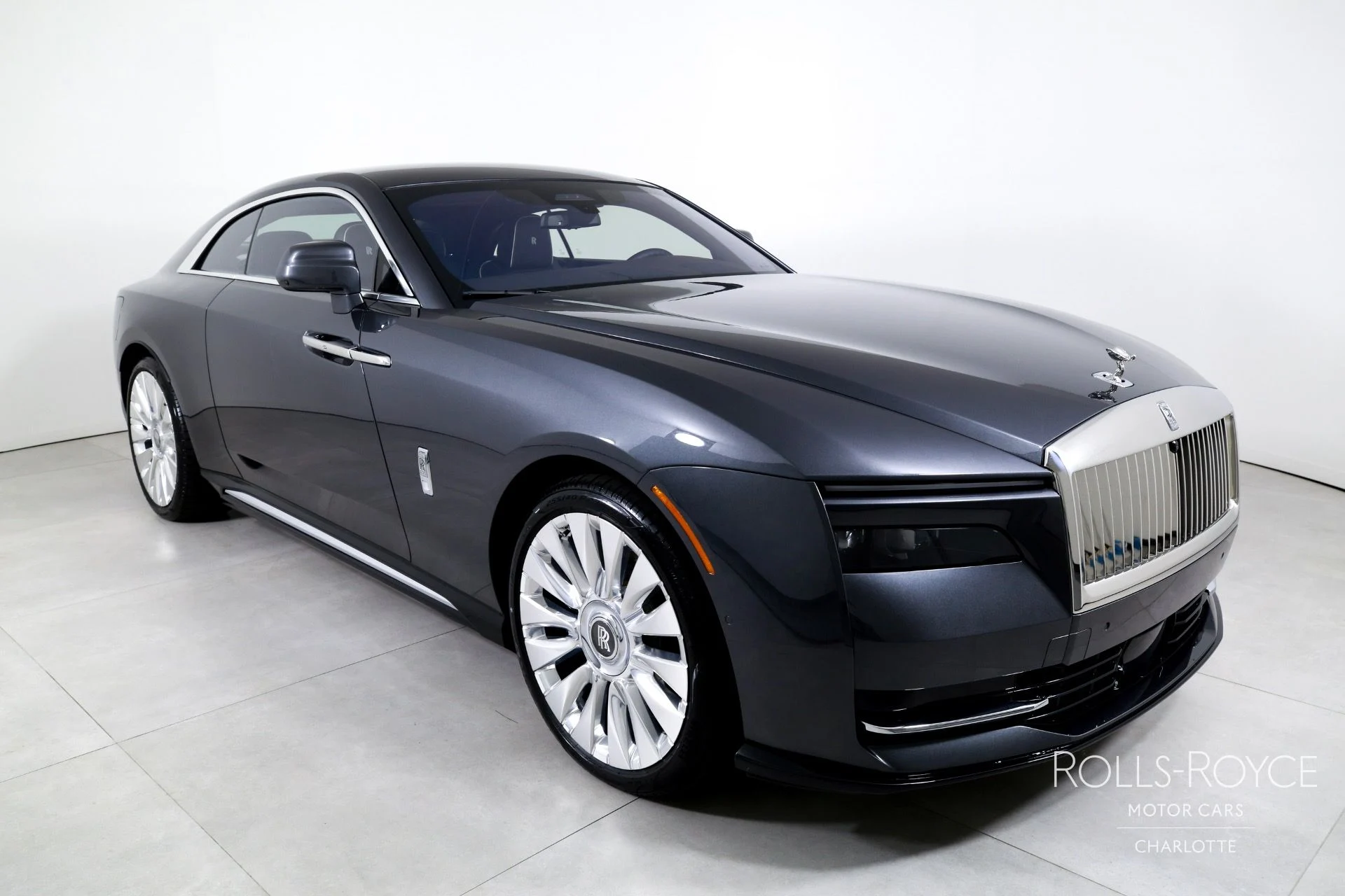 mph005_1328339546_Used_2025_Rolls_Royce_Spectre_1759510284_eb63b1981f